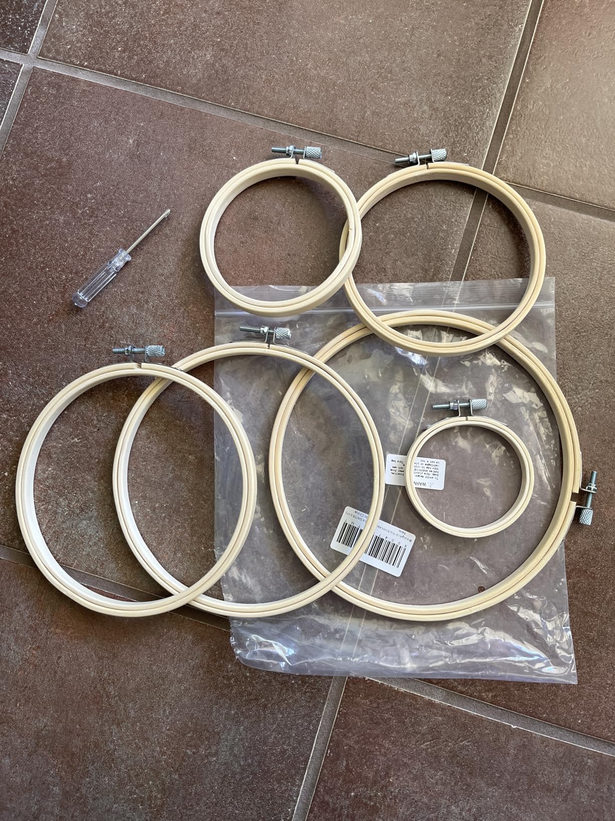 Biaungdo 6 Pcs Embroidery Hoops Set, Round Wood Embroidery Hoops, Adjustable Bamboo Circle Cross Stitch Hoop Ring, Wooden Embroidery Frames for Art Craft Sewing, Christmas Decoration(3/4/5/6/7/8 Inch) customer photo 1