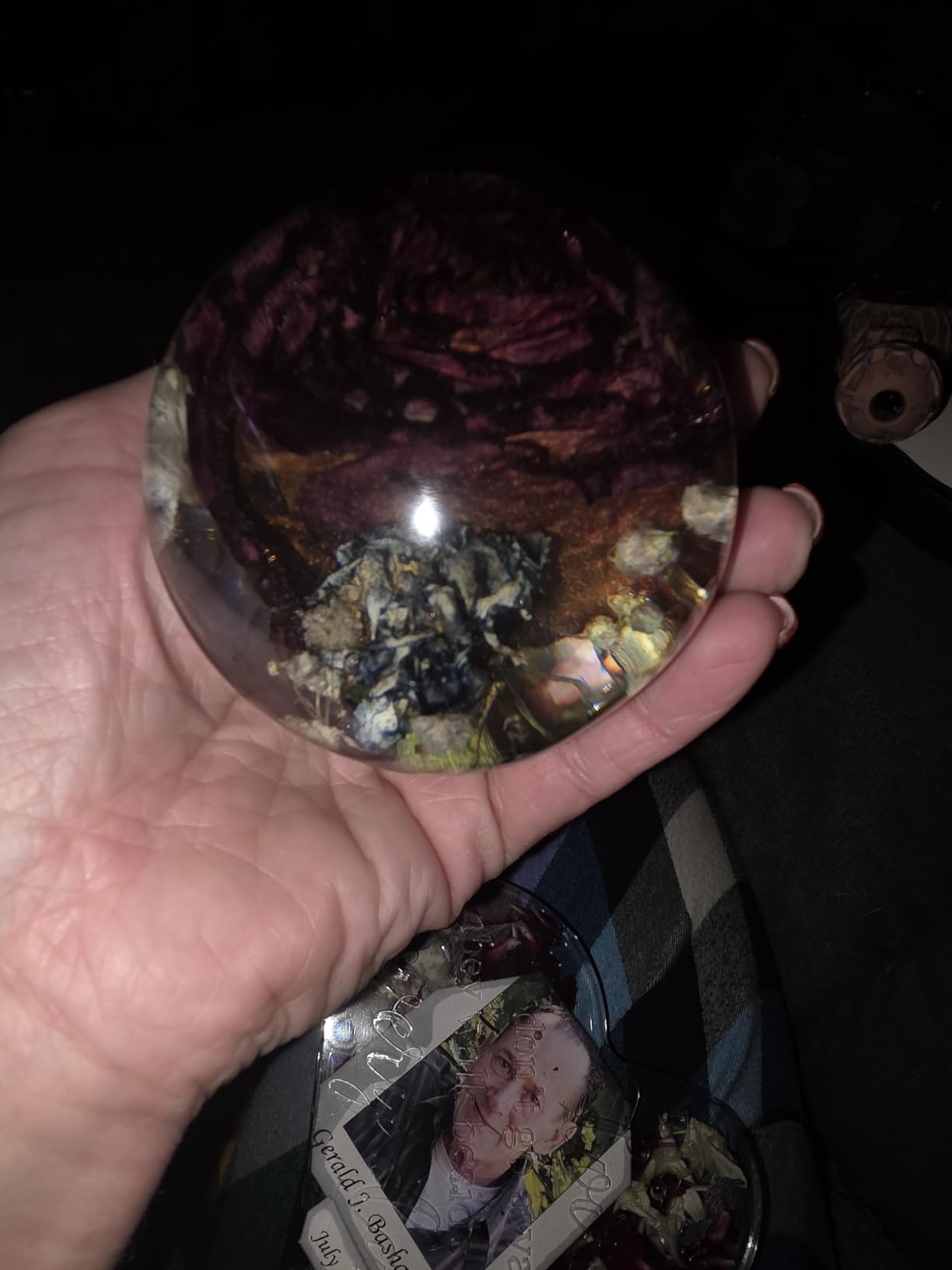KISREL Epoxy Resin 82oz - Clear Epoxy Resin Kit with 15 Pigments and 15 Colors of Mica Powders - No Yellowing No Bubble Casting Resina for Art Crafts, Jewelry Making, Wood & Resina Molds(41oz x 2) customer photo 2