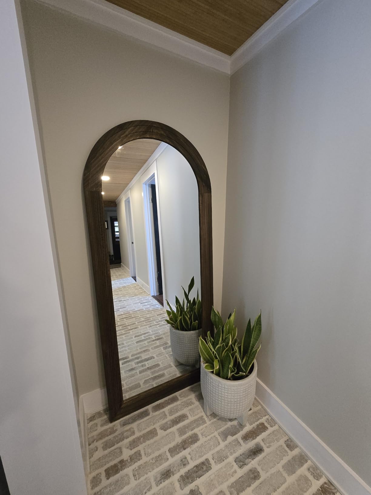 ZHUNFA Arched Full Length Mirror with Solid Wood Frame, 71x32 Farmhouse Wall Mounted Floor Mirror with Stand, Vertical Hanging, Leaning Standing for Bedroom, Living Room, Brown customer photo 2