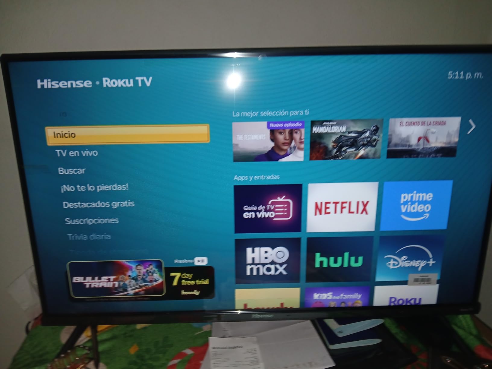 Hisense 32-Inch Class A4 Series HD 720p Smart Roku TV with Alexa Compatibility (32A4HNR) - Dolby Audio, Slim Bezel Design, Google Assistant customer photo 2