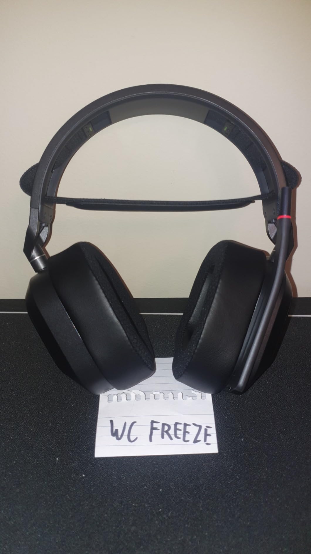 Corsair HS80 MAX Wireless Multiplatform Gaming Headset - Bluetooth, 65-Hour Battery customer photo 1