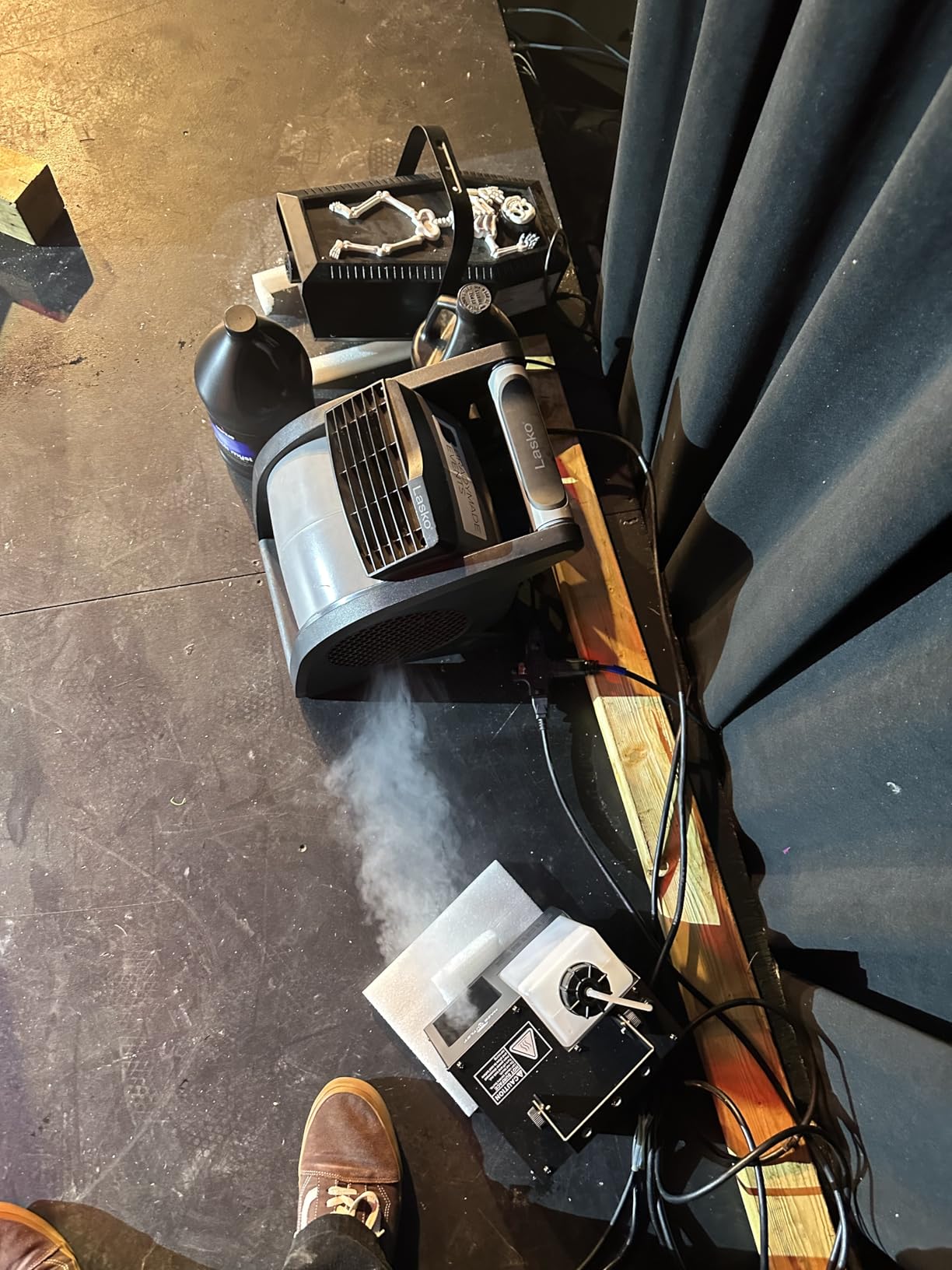 Haze Machine, Continuous Fog Machine with Wireless Remote Timer and DMX, Enhances the Light Show, Perfect for DJ Clubs, Stages, and Halloween Parties customer photo 2