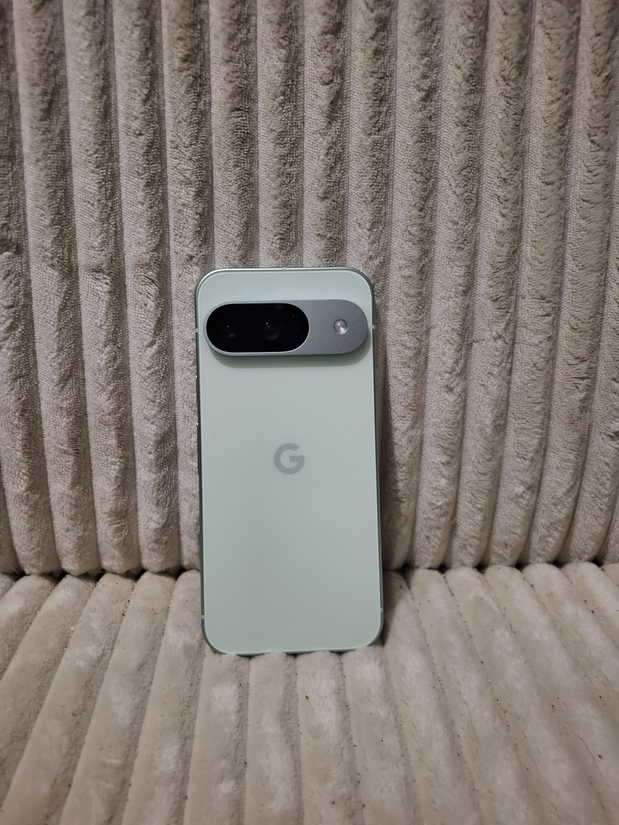 Pixel 9 - Unlocked Android Smartphone with Gemini, 24-Hour Battery, Advanced Camera, 6.3