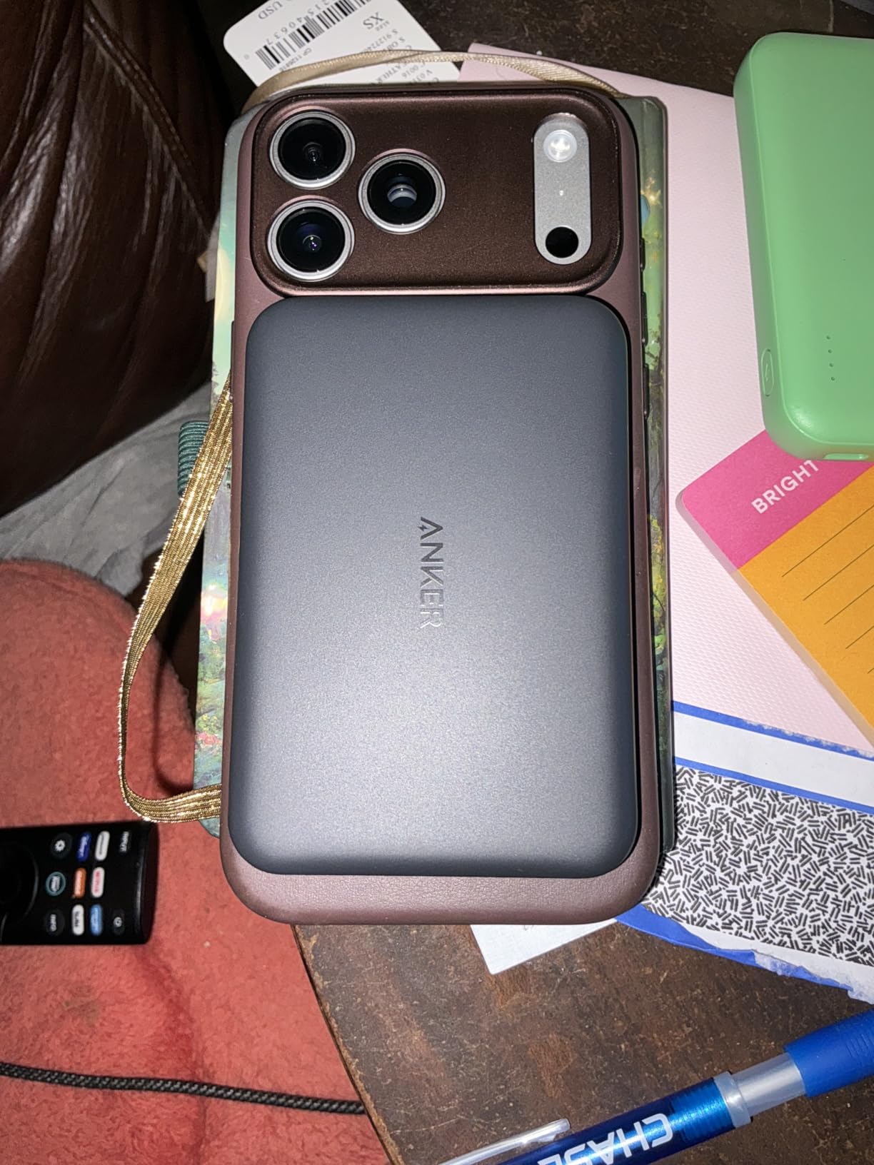 Anker MagGo Power Bank, Slim 10,000mAh Magnetic Battery Pack, Qi2 Certified 15W Ultra-Fast MagSafe Compatible Portable Charger, Ergonomic Design, for iPhone 17/16/15/14 Series customer photo 2