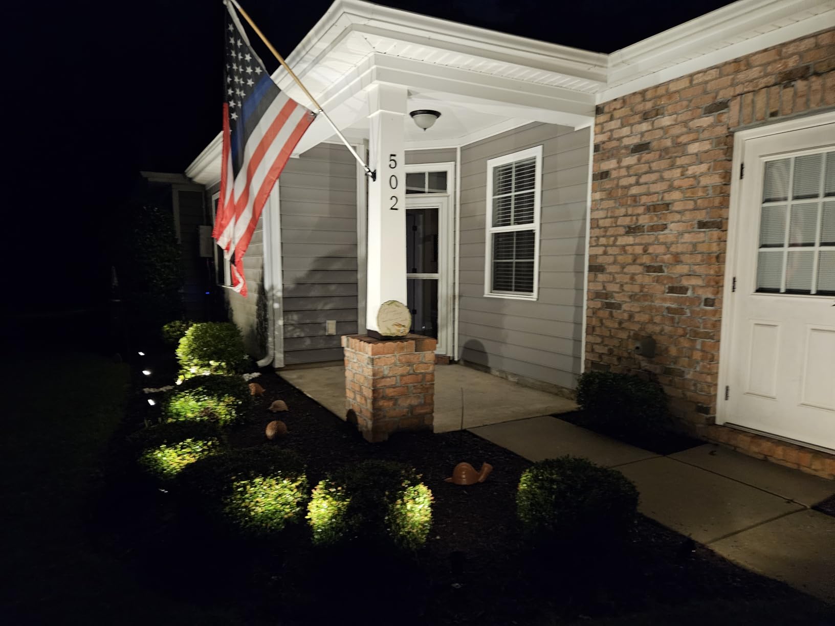 ZUCKEO All-in-One Landscape Lighting Kit, 5W LED Low Voltage Landscape Lights with Transformer and 80FT Wire, Waterproof Outdoor Spotlight with Connectors for Yard Garden House, 3000K 12-24V 8Pack customer photo 2