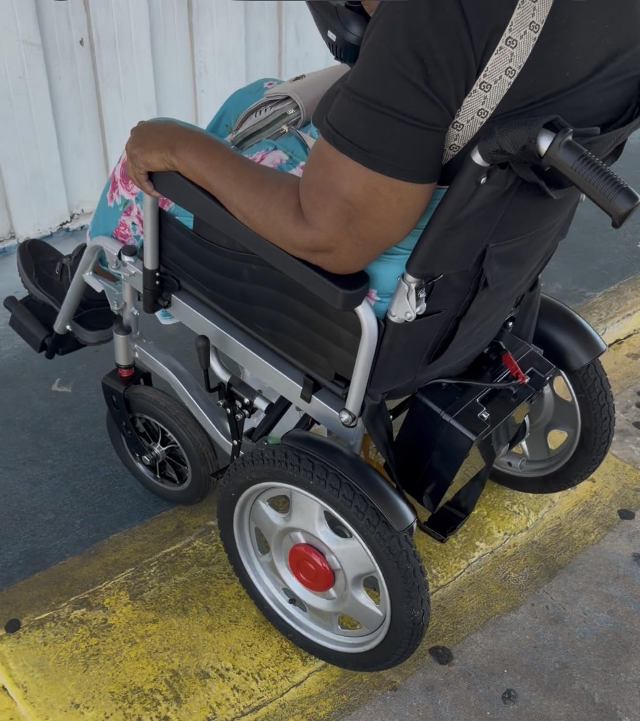 Electric Wheelchairs for Adults, 25+ Miles Long Travel Range, Foldable Motorized Wheelchair, Portable All-Terrain Motorized Wheelchair for The Elderly customer photo 1