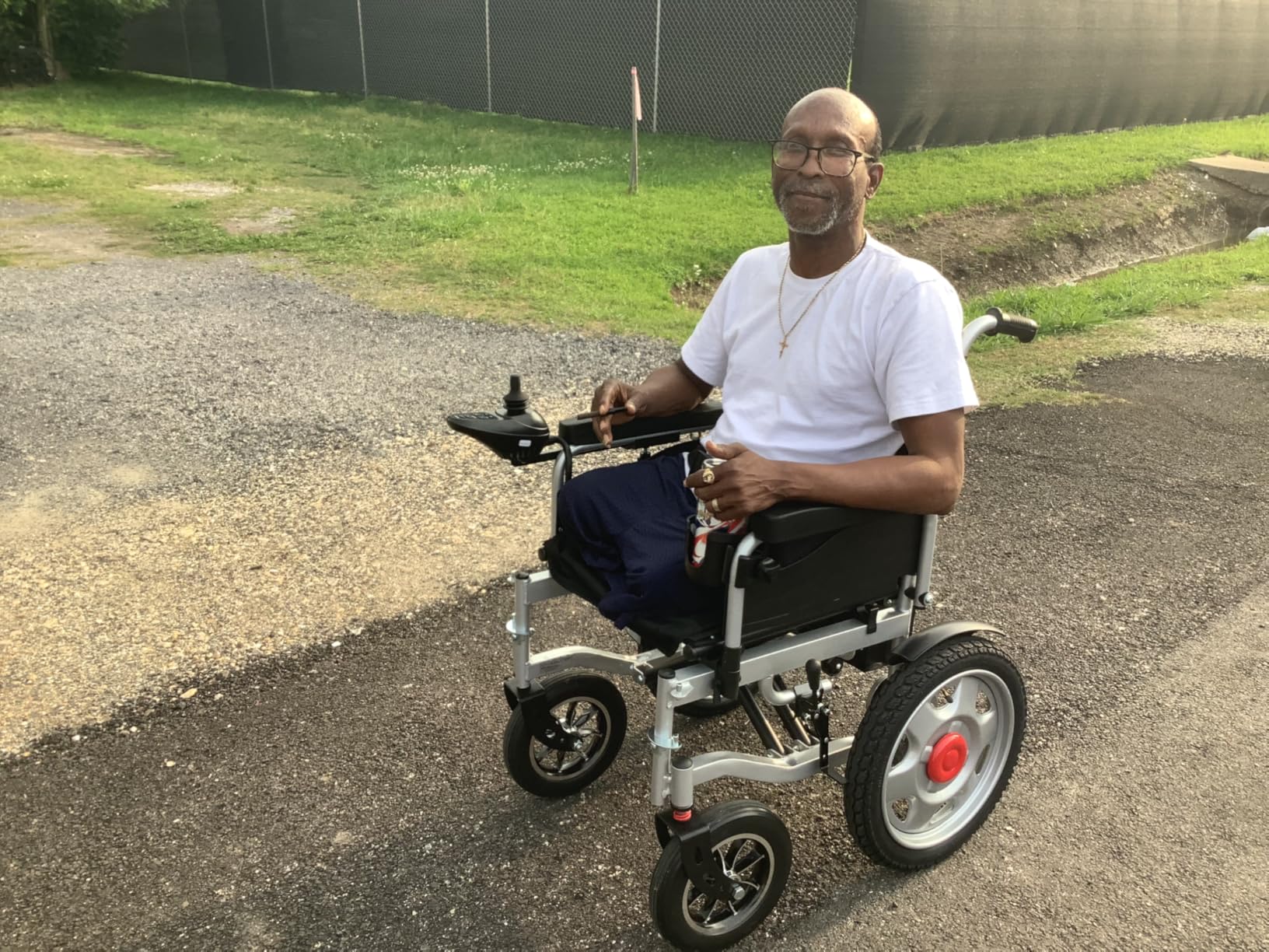Electric Wheelchairs for Adults, 25+ Miles Long Travel Range, Foldable Motorized Wheelchair, Portable All-Terrain Motorized Wheelchair for The Elderly customer photo 2