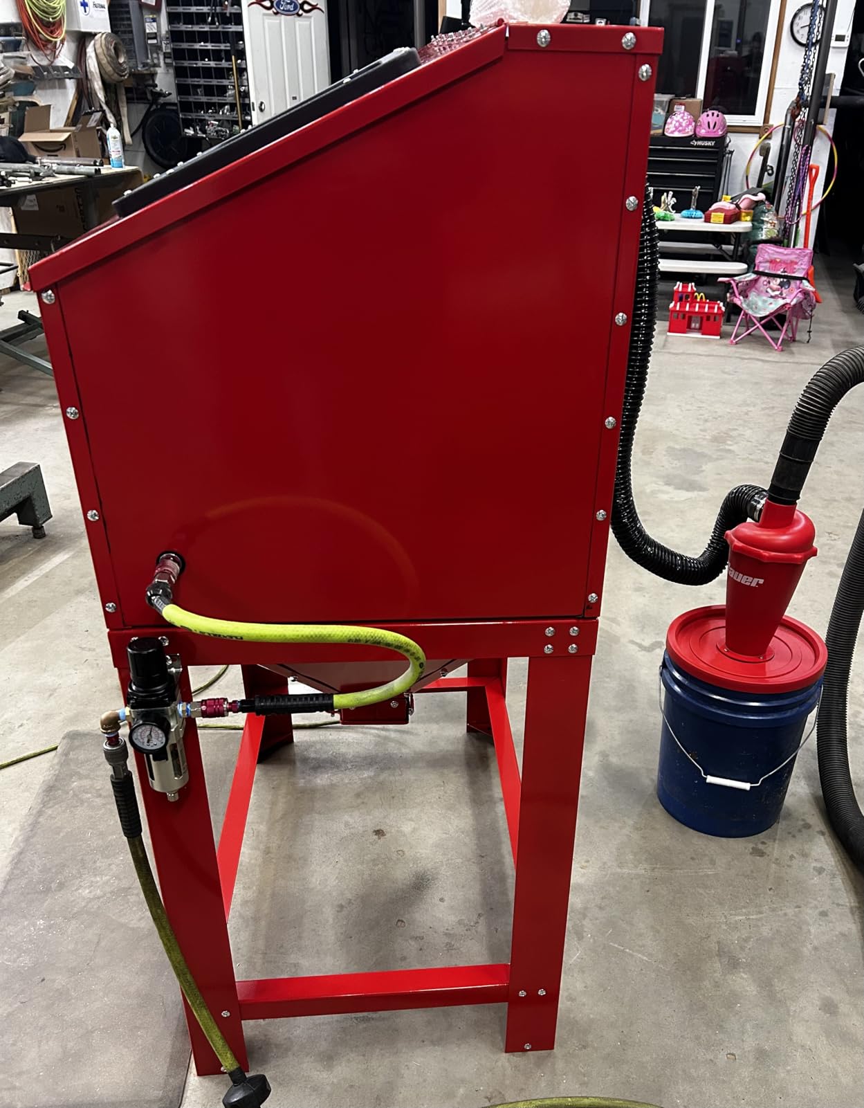 90 Gallon Sandblasting Cabinet, 40-80PSI Sand Blasting Cabinet with Glass Viewing Windows/LED Light, Heavy Duty Sand Blaster with 4 Nozzles & Blasting Gun for Paint, Rust Removal Blue customer photo 2