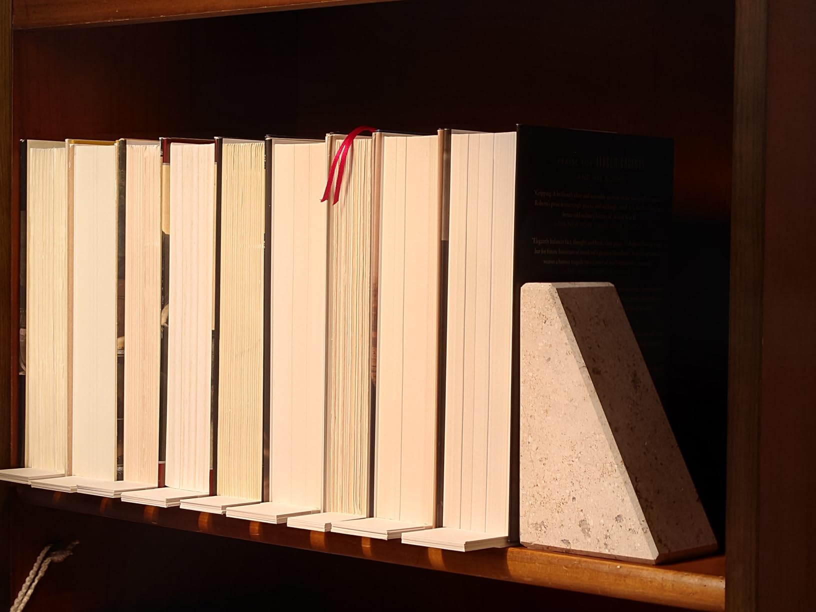 Marble Book Ends White, Heavy Duty Book Ends for Shelves, Decorative Natural Book Stopper, Unique Decorative Bookend for Home Shelves Calacatta Natural Marble Bookend, Set of 2 customer photo 1