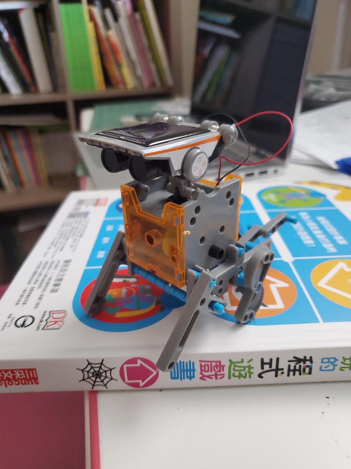 Solar Robot Building Kit STEM Gift for Boys Aged 8-13, DIY 15-in-1 Educational Science Building Toy, Solar or Battery Powered Robotic Set for Children Birthday with 212 Pieces customer photo 1