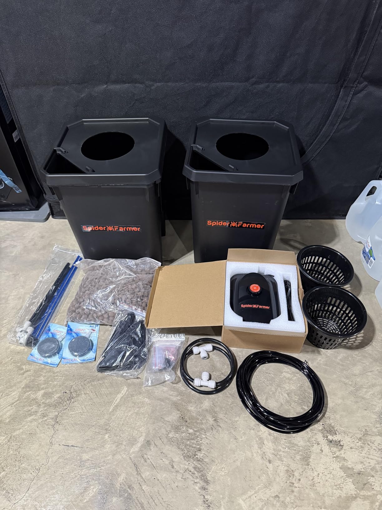 Spider Farmer DWC Hydroponics Grow System with 7-Gallon Deep Water Culture, New Triangular Cover Design, Recirculating Drip Garden System with Top Drip Kit, 8W Air Pump, 2 Buckets customer photo 1