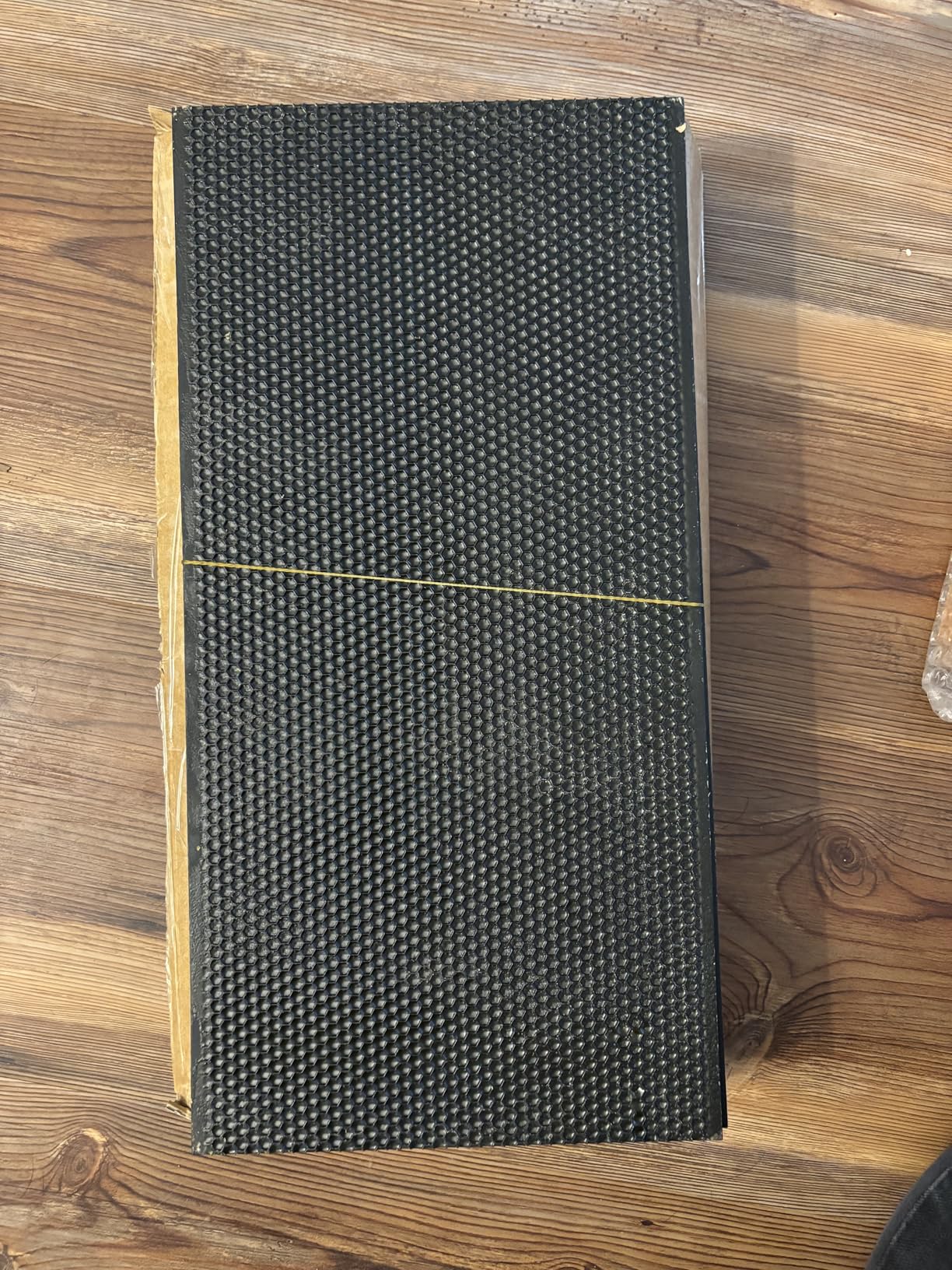 POLLIBEE Beehive Foundation Sheets, Natural Beeswax Coated Foundation Sheets, 8-1/2-Inch Deep Foundation for Beehive Frames (Yellow) customer photo 1