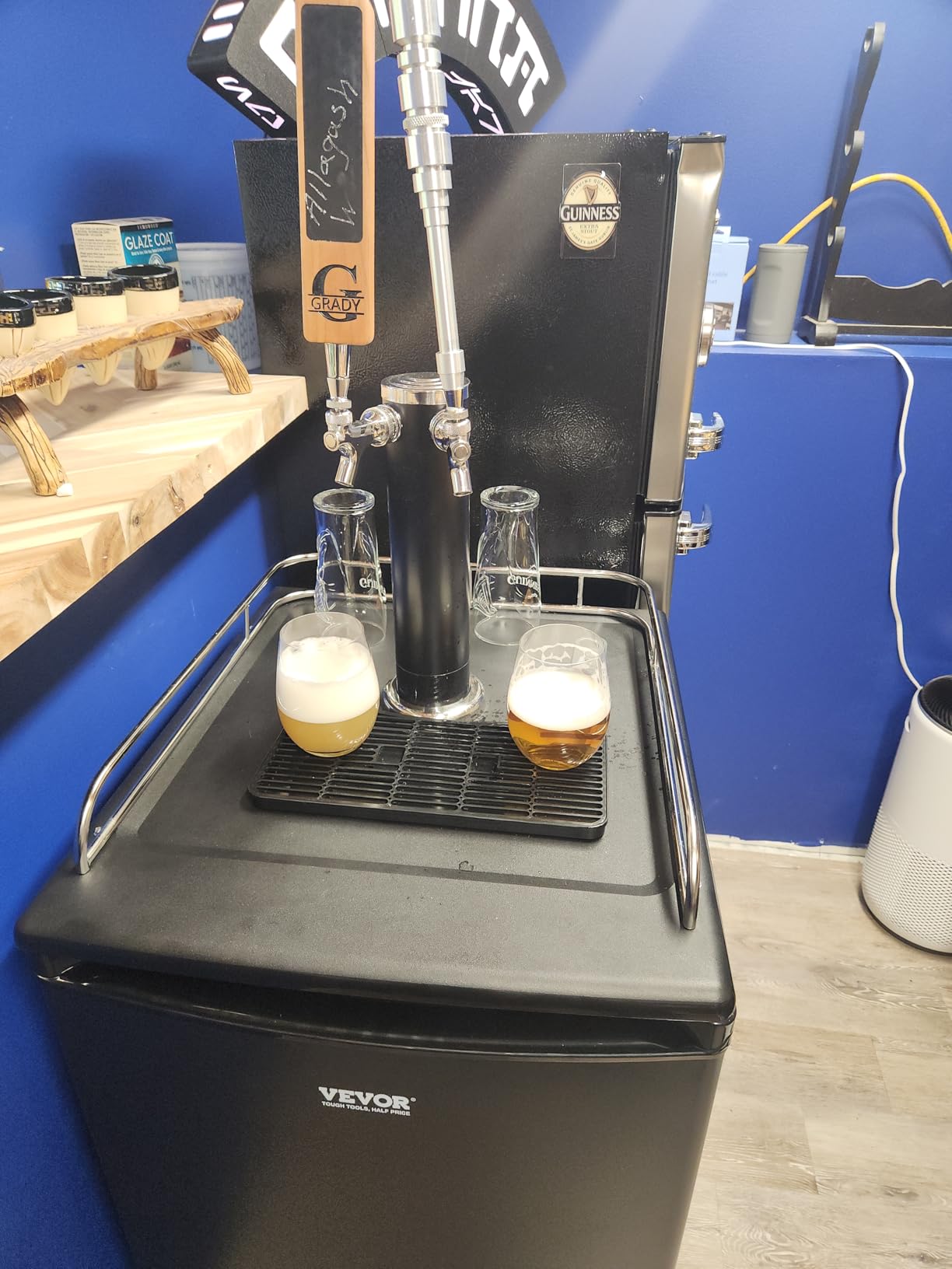 VEVOR Beer Kegerator, Dual Tap Draft Beer Dispenser, Full Size Keg Refrigerator With Shelf, CO2 Tank(No Gas), Drip Tray & Rail, 23F- 82.4F Temperature Control, 162L, Silver customer photo 1