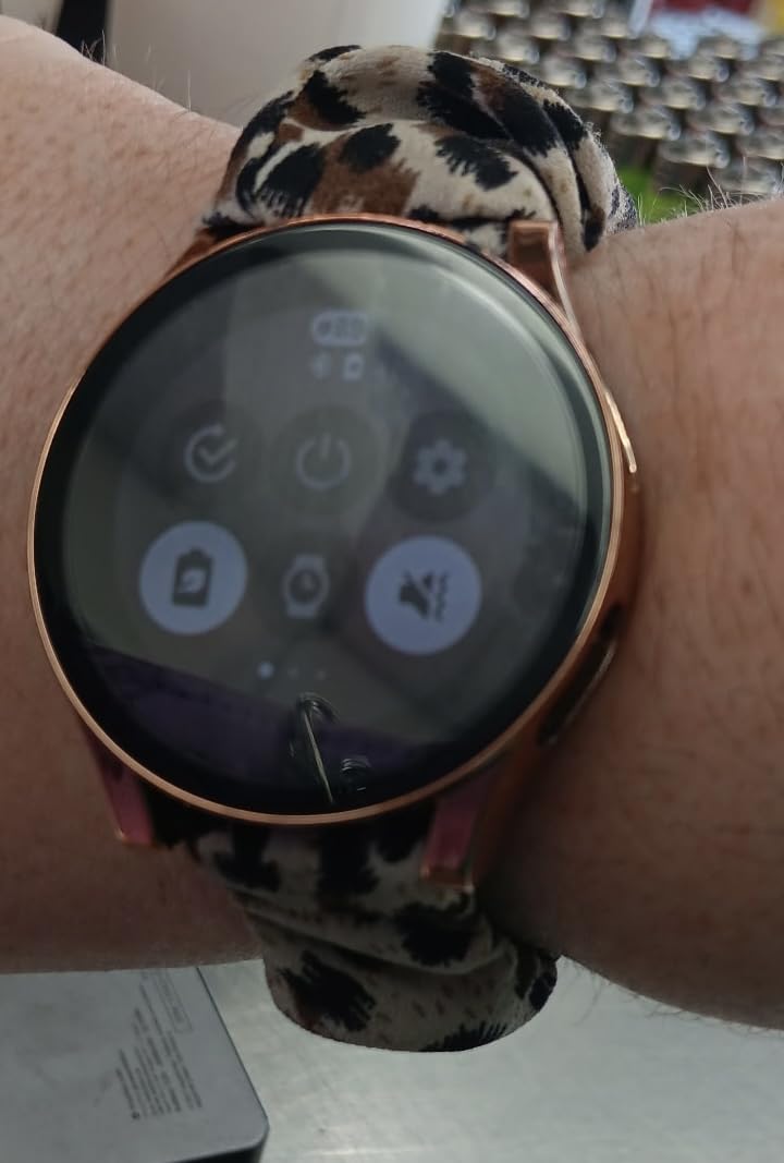 SAMSUNG Galaxy Watch FE 40mm GPS, AI Smartwatch w/Fitness Tracking, BIA Sensor, Personalized HR Zones, Heart Rate Tracker, Sleep Monitor, 2024, Black (US Version) (Renewed) customer photo 1