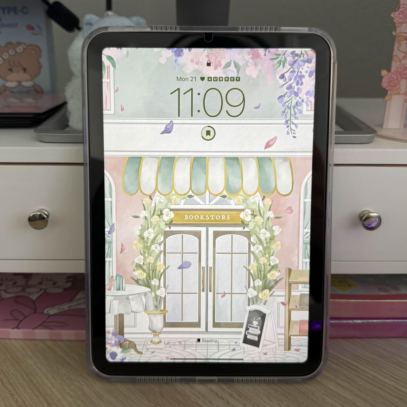 Apple iPad mini (A17 Pro): Apple Intelligence, 8.3-inch Liquid Retina Display, 256GB, Wi-Fi 6E, 12MP Front/12MP Back Camera, Touch ID, All-Day Battery Life - Space Gray customer photo 2