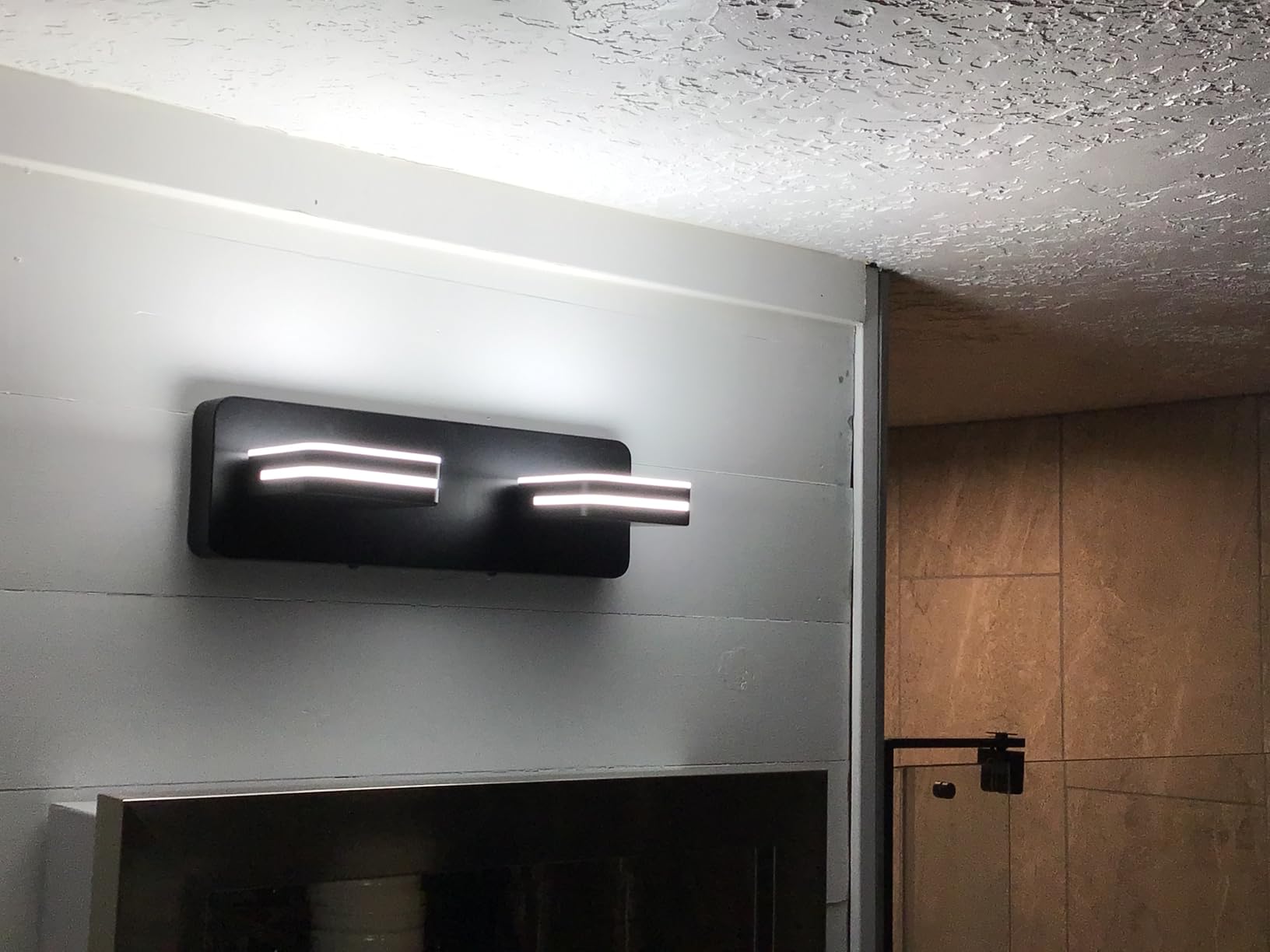 360° Rotate LED Bathroom Vanity Light Fixtures, 1600LM Acrylic Matte Black Vanity Lights for Bathroom, Modern Wall Lighting Fixtures Over Mirror Kitchen Living Room Hallway (Natural White Light 5000K) customer photo 1