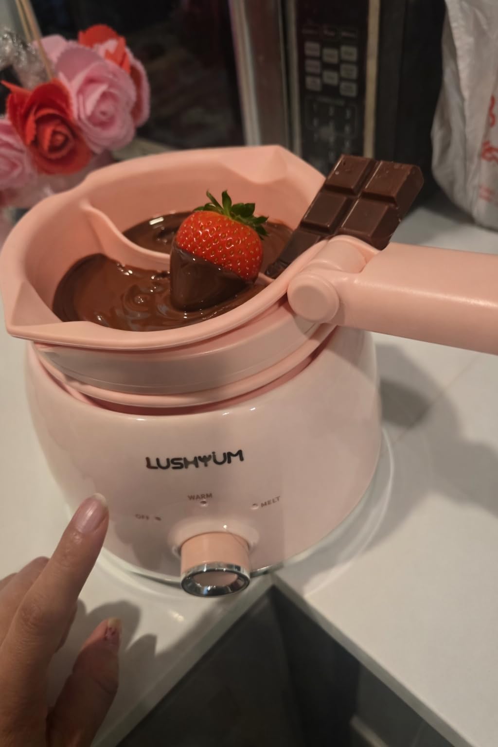 LUSHYUM Chocolate Melting Pot Candy Melts Melter with 2 Insert Pots and Spatula, 4 Cups Capacity Warmer Machine, Ideal Dipping Tool Kitchen Supplies for Making Cake Pop Covered Strawberries Fondue customer photo 5