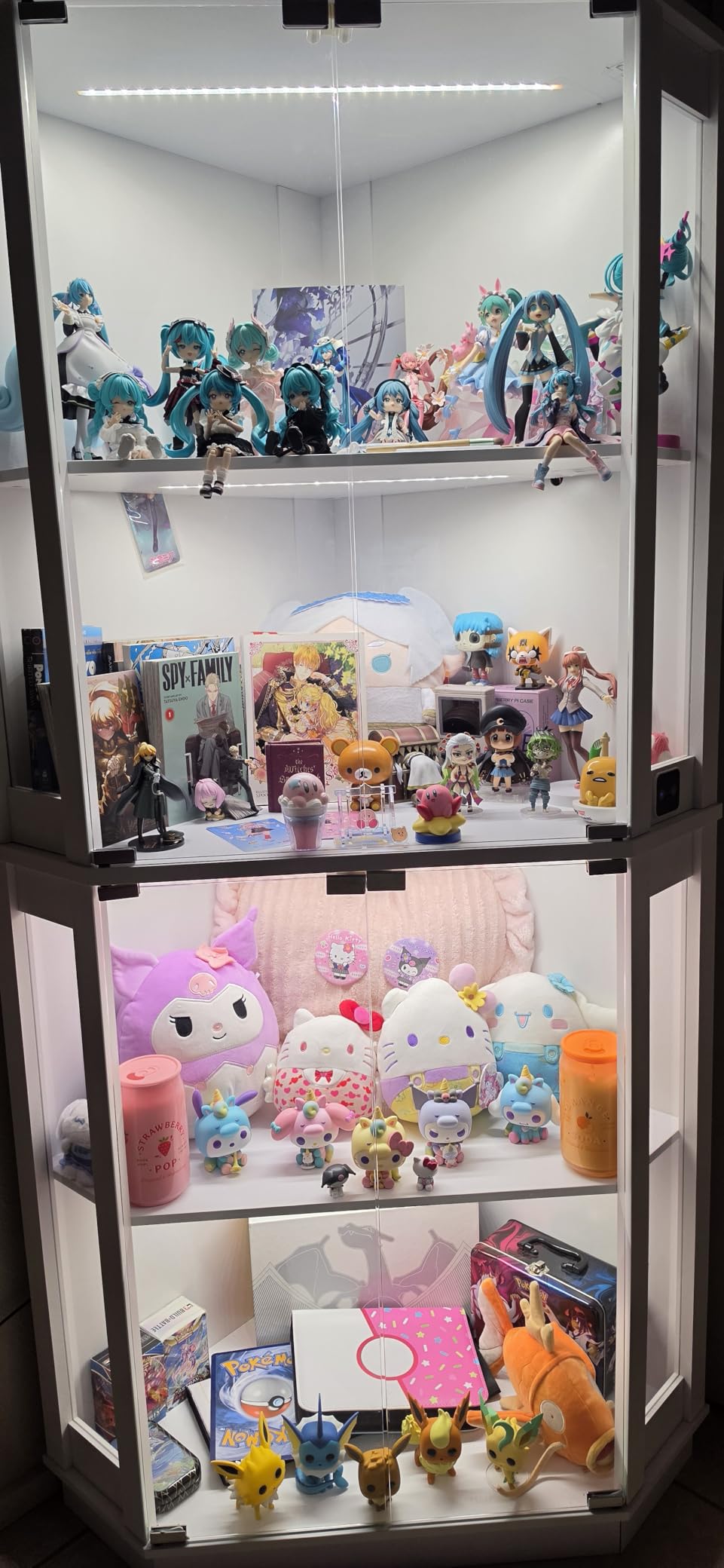 BROTTAR Corner Display Cabinet with Glass Doors, 65