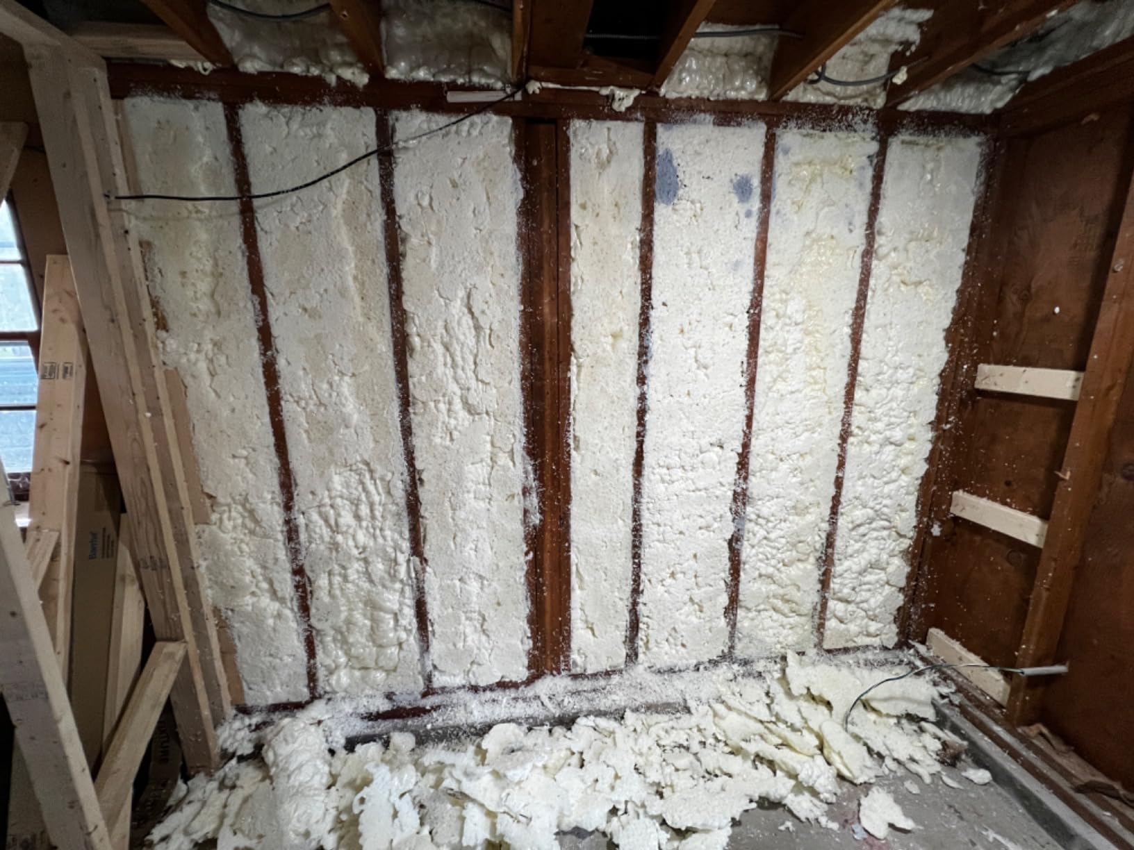 STANLEY F 990P Supercoat Spray Foam Insulation Kit - Closed Cell Spray Foam Covers Up to 240 Sq.Ft.,(11.32 / 2 inch R-Value) - Including Gun, Cleaner, Safety Items - 27.1 oz, 12 Pack customer photo 1