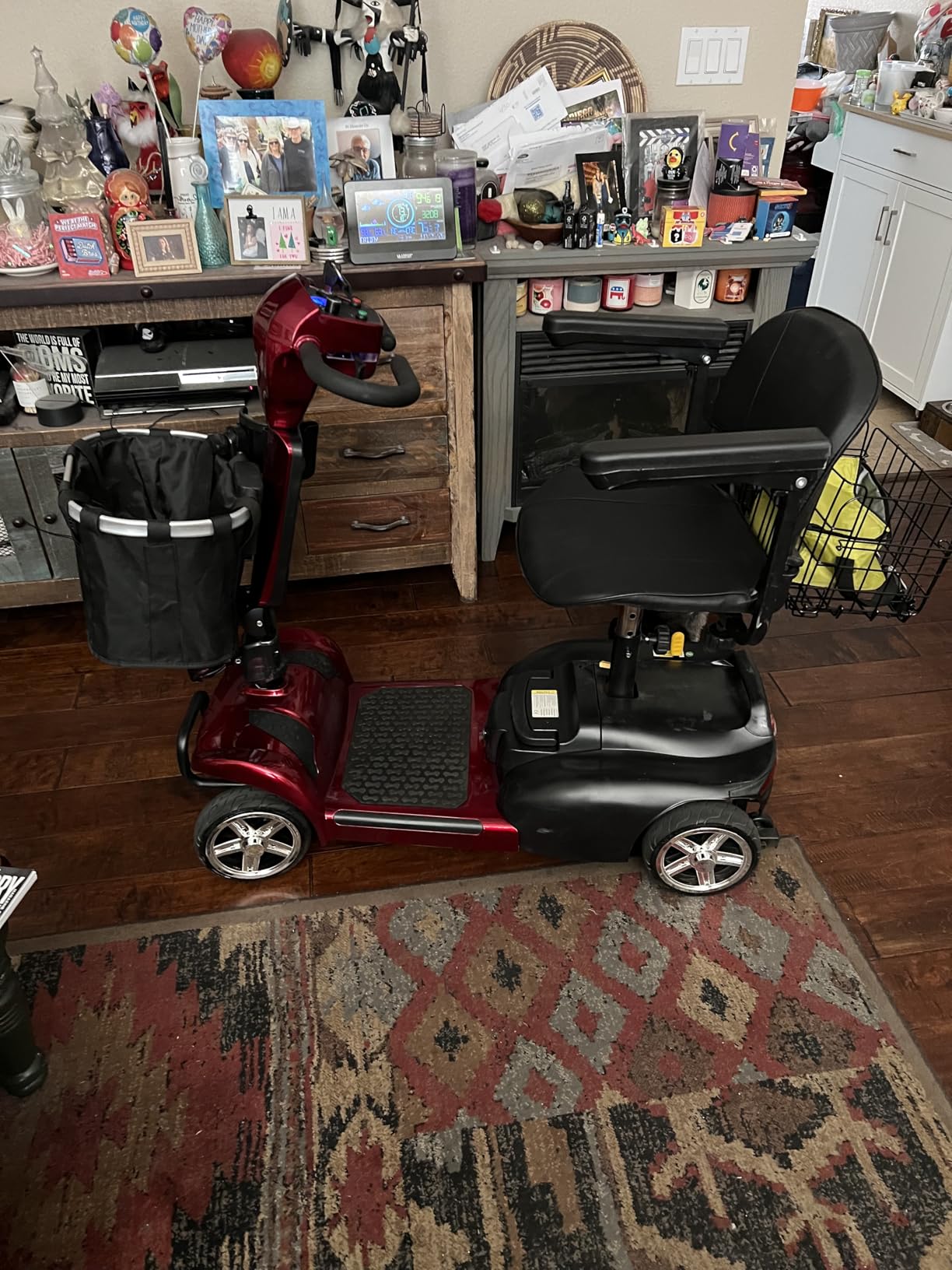 20 Miles 4 Wheels Mobility Scooter for Seniors/Adults Up to 300LBS, 350W Electric Wheelchair Detachable Lithium Battery, Dual Baskets, Rotating Seat, with Taillight, USB Charging, Red 18AH customer photo 2