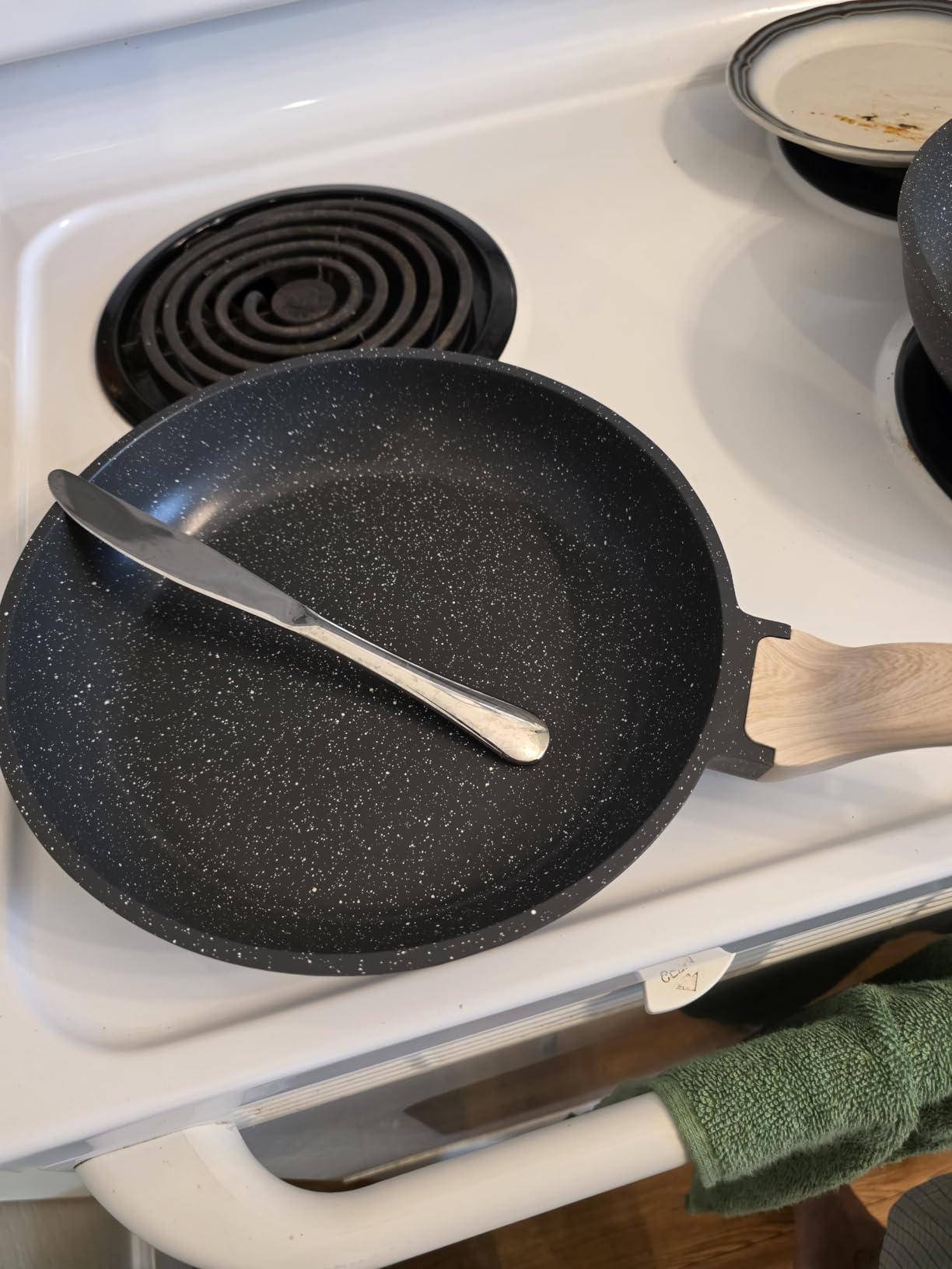 CAROTE Non Stick Frying Pan Skillet Set, Omelet Pan, Healthy Non Toxic Granite Chef Pan, Induction Compatible Egg Frying Pan with Heat-Resistant Handle, PFOA-Free, Black, 8