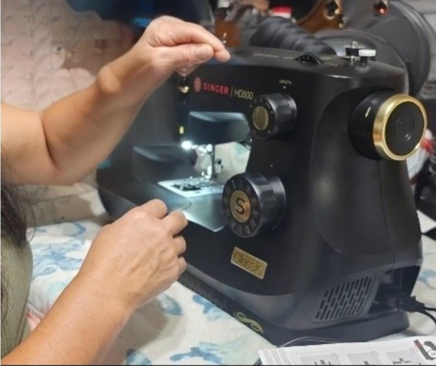 SINGER Special Edition Super Bundle Vintage-Inspired Heavy Duty 500 Classic Sewing Machine Plus Carrying Case, 23 Stitches, Metal Frame customer photo 1