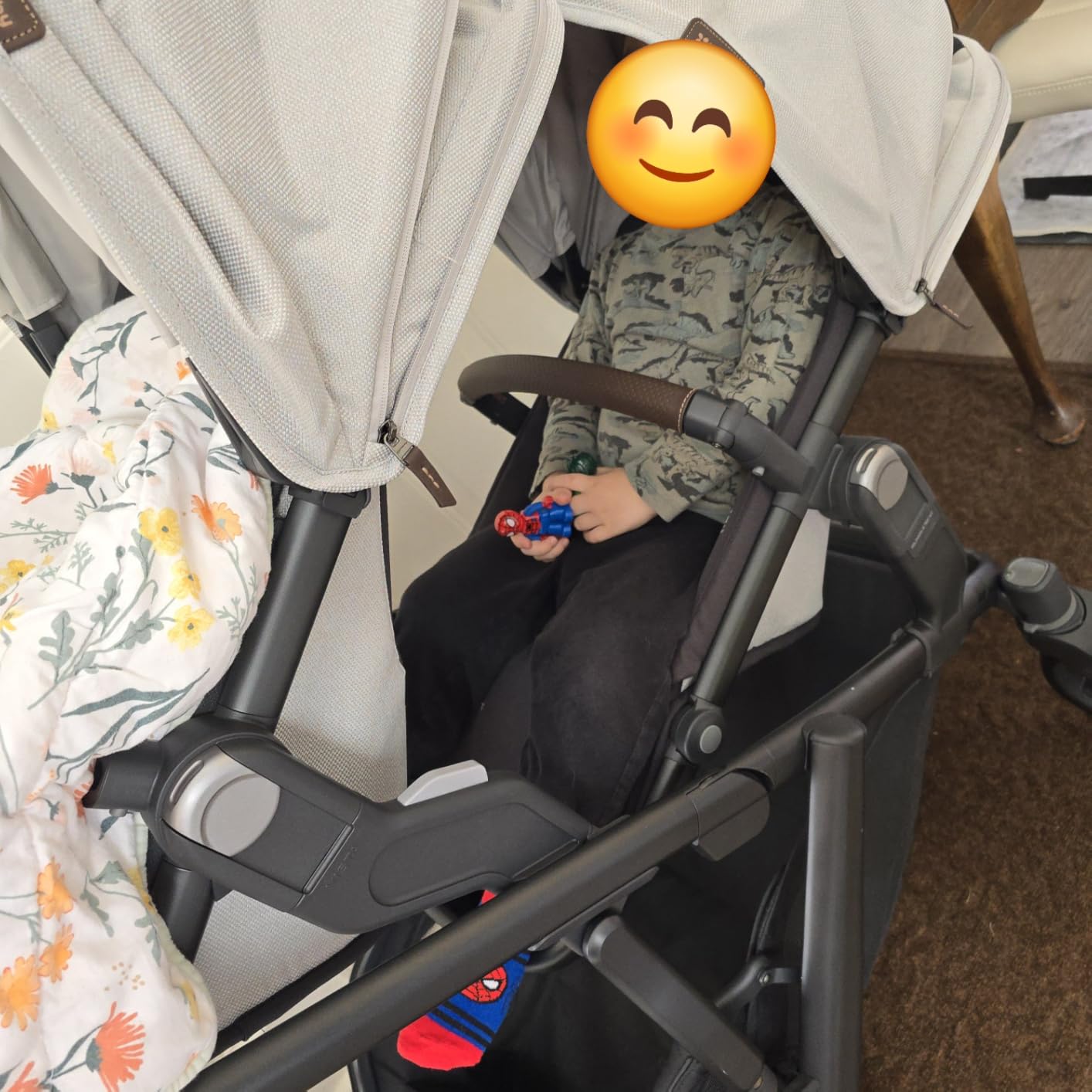 UPPAbaby RumbleSeat V3 Second Lower Seat - Compatible with Vista V2 and Vista V3 - All-Weather Seat + Magnetic Buckle - Adapters Included - Noa (Navy/Carbon Frame/Saddle Leather) customer photo 1