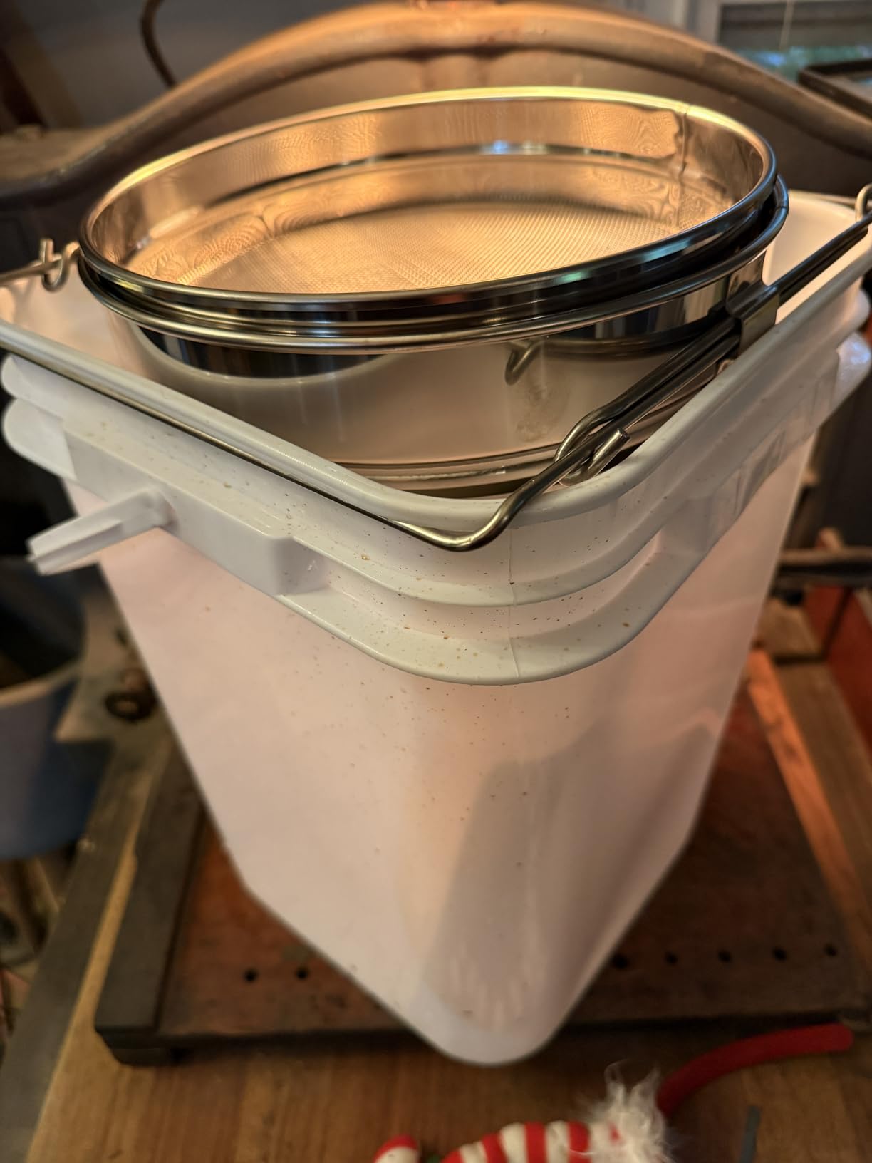 Threehoney 5 Gallon Honey Bucket with Spigot and Stainless Steel Filters Set Honey Extractor Equipment Food-Grade Bucket with Spigot for Bee Keeping Supplies Extracting Storage (White, 5 Gallon) customer photo 2
