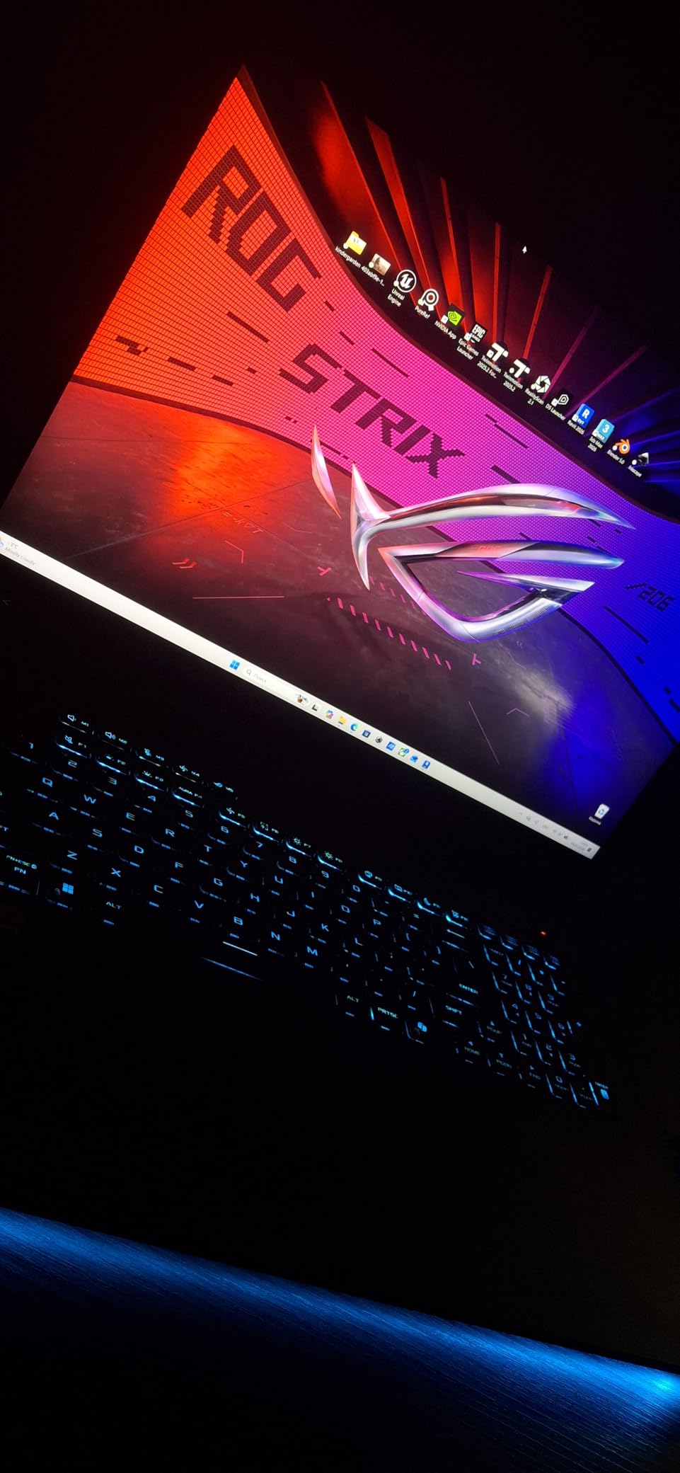 ROG Strix Scar 18 (2025) Gaming Laptop, 18