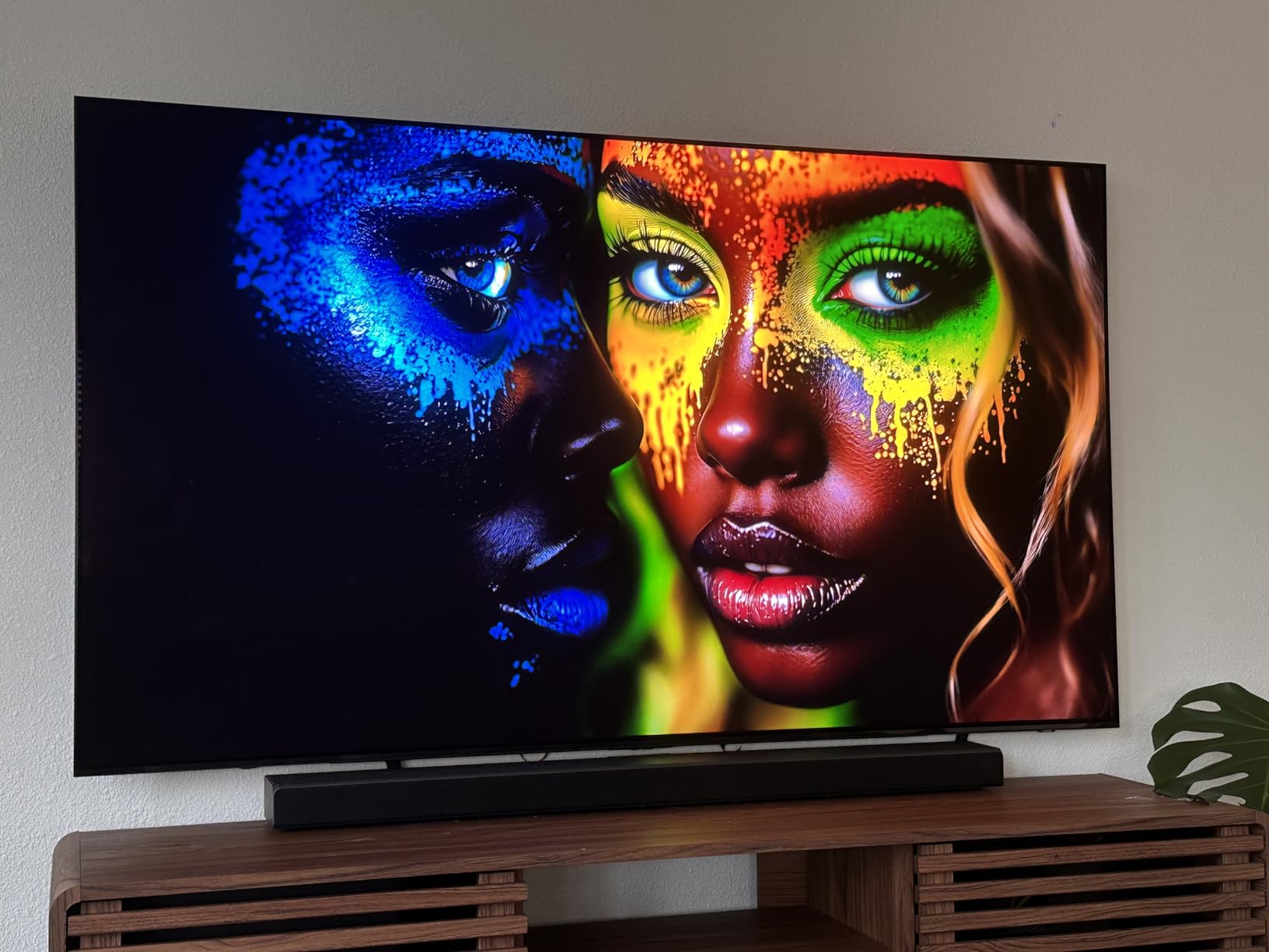 Samsung 42-Inch Class OLED S90F 4K Smart TV (2025 Model) NQ4 AI Gen3 Processor Upscaling Pro HDR+, Motion Xcelerator 144Hz, Vision Alexa Built-in customer photo 2