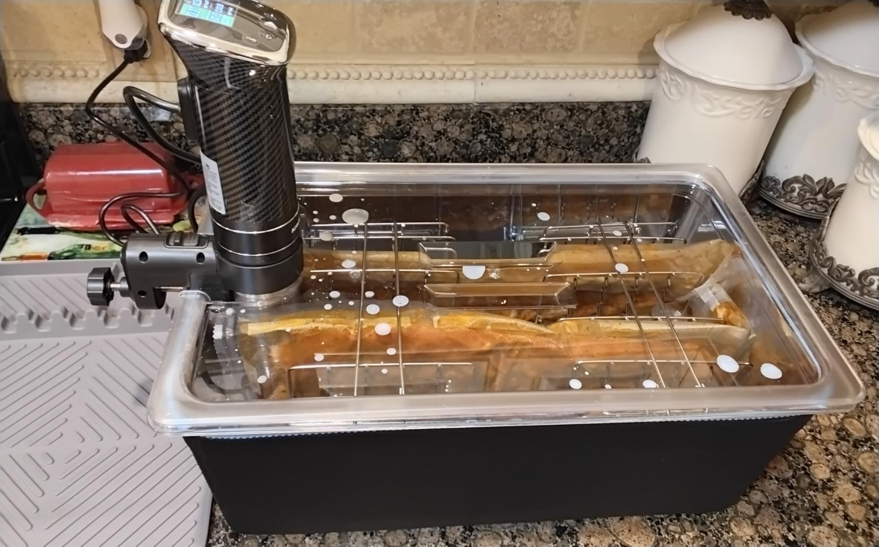 KitchenBoss Wifi Sous Vide Cooker: Sous Vide Machine Ultra-quiet 1100W Precision Cooking Machine Built-in TFT Recipes, IPX7 Waterproof Immersion Circulator Precise Temperature Control, Carbon Black customer photo 2