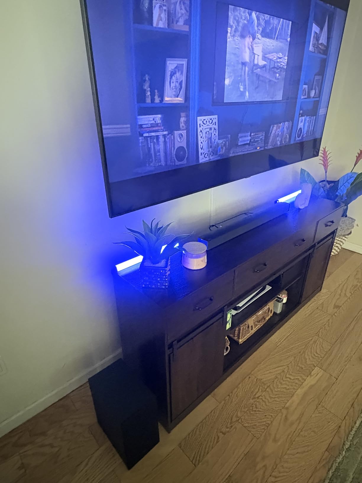 Samsung B-Series Soundbar HW-B550F 2.1 ch DTS Virtual:X Soundbar with Subwoofer (2025 Model) Voice Enhance Mode, Bass Boost, Adaptive Sound customer photo 1