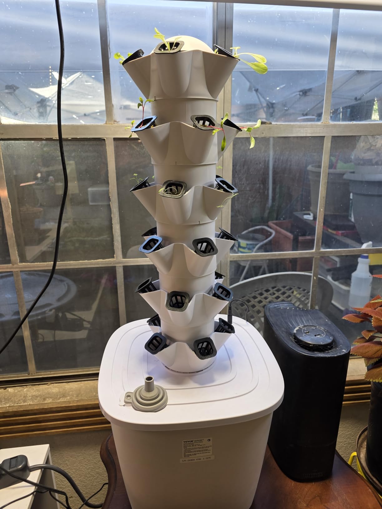 VEVOR Hydroponic Growing System with Grow Light, 30 Pods Vertical 6 Tiers Hydroponic Tower, Home Hydronic Garden with Water Pump, Plants Germination Kit for Indoor Herbs, Fruits and Vegetables customer photo 1