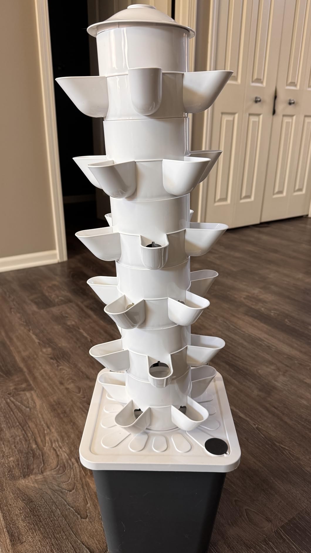 Hydroponics Tower Indoor Growing System Vertical Garden Planter Indoor Smart Garden Kit with Pump and Movable Water Tank Vegetable Plant Gift for Gardening Lover (30-Plants) customer photo 1