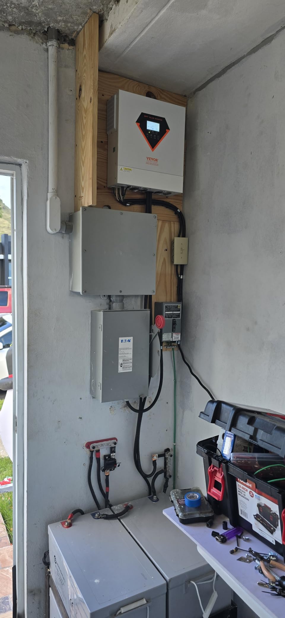 VEVOR Hybrid Solar Inverter, 3000W, Single Phase Pure Sine Wave Power Inverter, 24V DC to 110/120V AC, with Built-in 100A MPPT Solar Charge Controller, for Off-Grid System Lead Acid Lithium Battery customer photo 2
