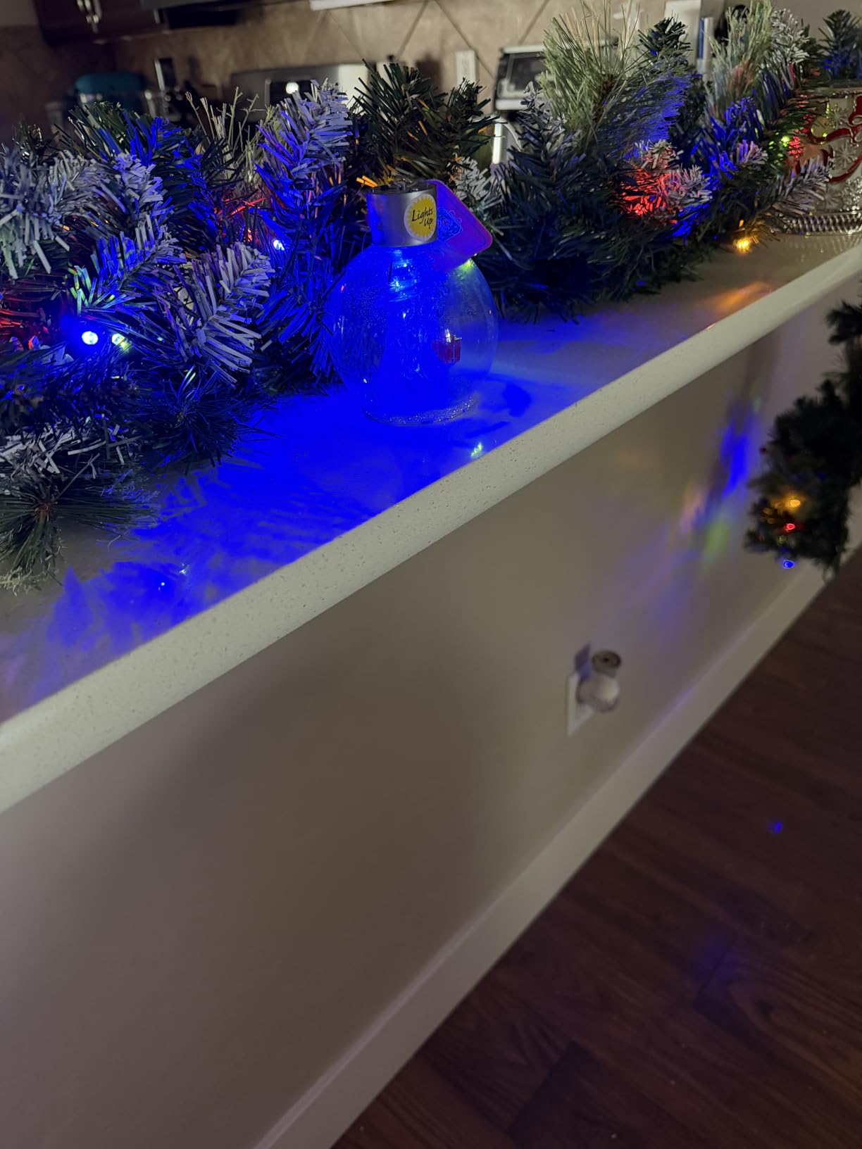 SHareconn 9FT Prelit Artificial Christmas Garland with Color Changing Lights and Timer by Batteries Operated for Mantle Table Stairs Fireplace Xmas Decoration, Holiday Indoor Outdoor, 9 FT, Snow customer photo 2