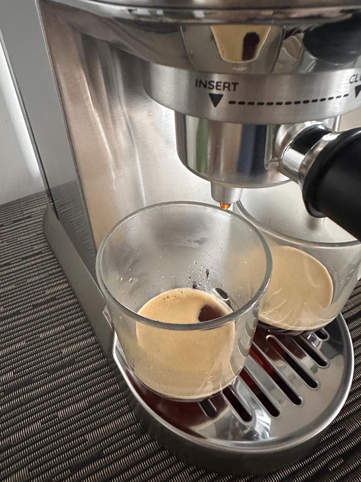 De'Longhi Dedica Duo Compact Espresso Machine - Cold Brew Coffee Maker with Milk Frother Wand- for Espresso, Hot & Iced Coffee, Cappuccinos, Lattes & Home Barista Brewing, Stainless Steel Finish customer photo 1