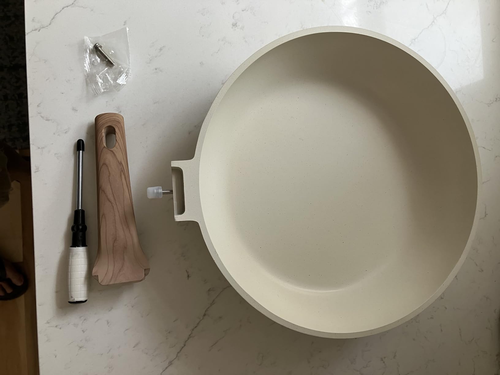 CAROTE 12 Inch Non Stick Frying Pan with Lid, White Granite Nonstick Skillet Omelet Pans, Egg Pan Granite Cookware, PFOS & PFOA Free customer photo 2