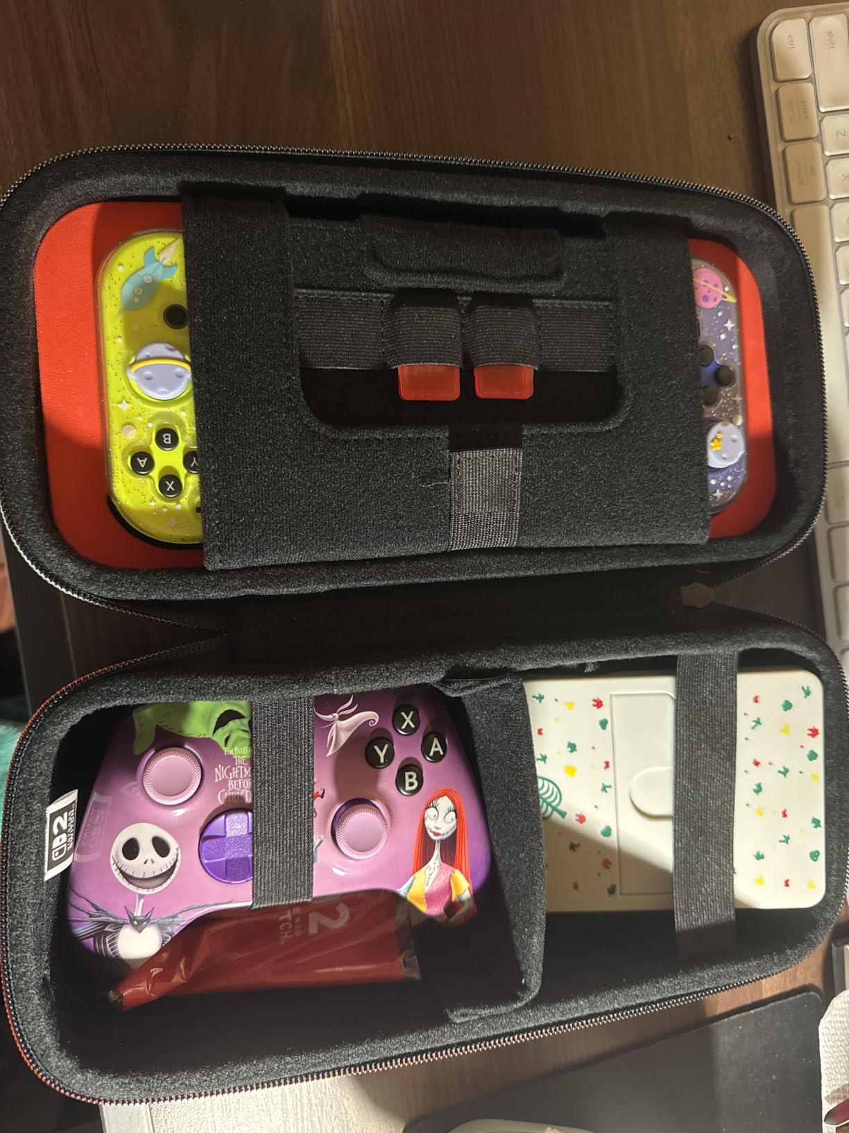 R.D.S. Industries Game Traveler Deluxe Licensed System Case for Nintendo Switch, Switch 2, OLED customer photo 1