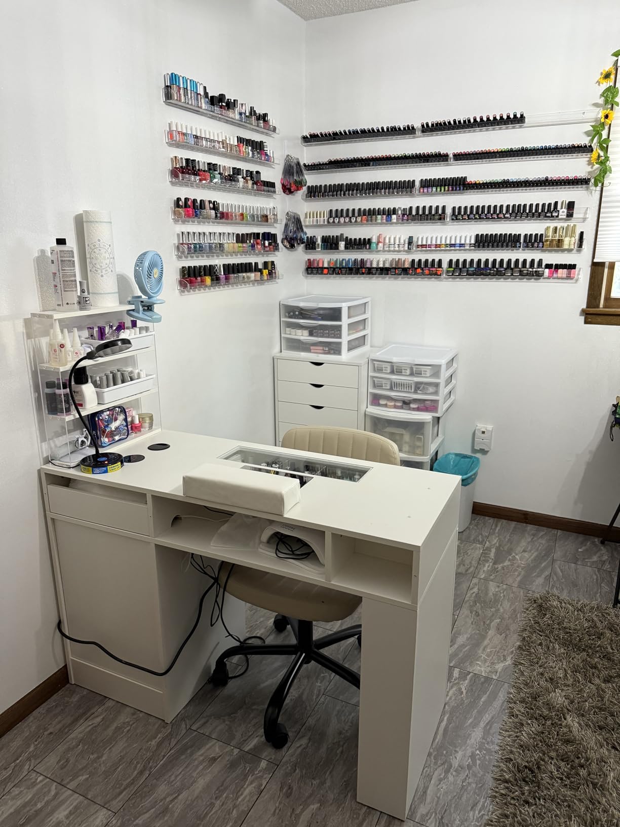 Kikihouse Manicure Table Nail Tech Desk w/Glass Top Drawer, Nail Tech Table w/Movable Shelves, Dust Collector, Wireless Charging, Cabinet, LED Lights, Acetone-Resistant Salon Workstation (White) customer photo 1