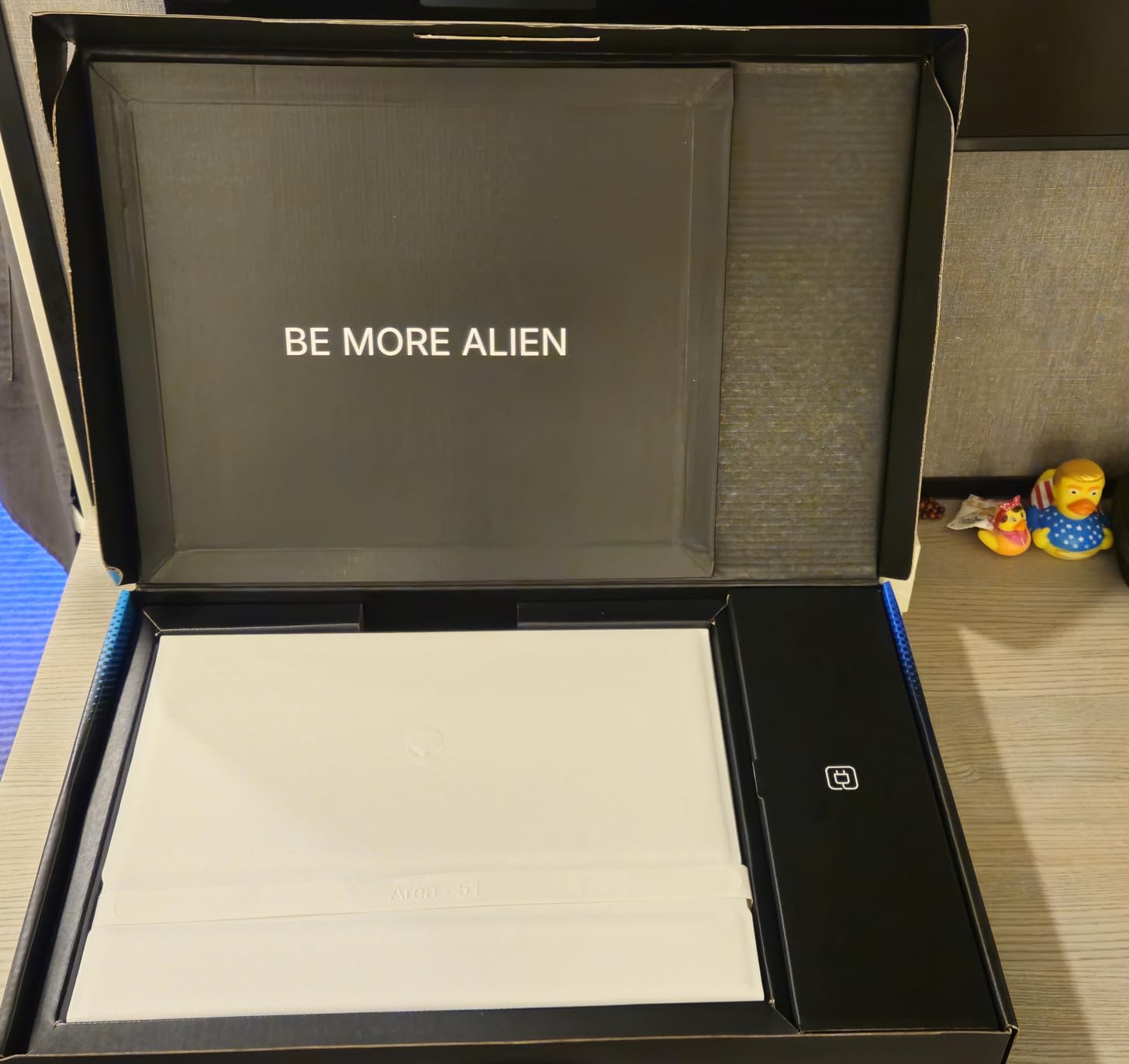 Alienware 18 Area-51 Gaming Laptop AA18250-18.0