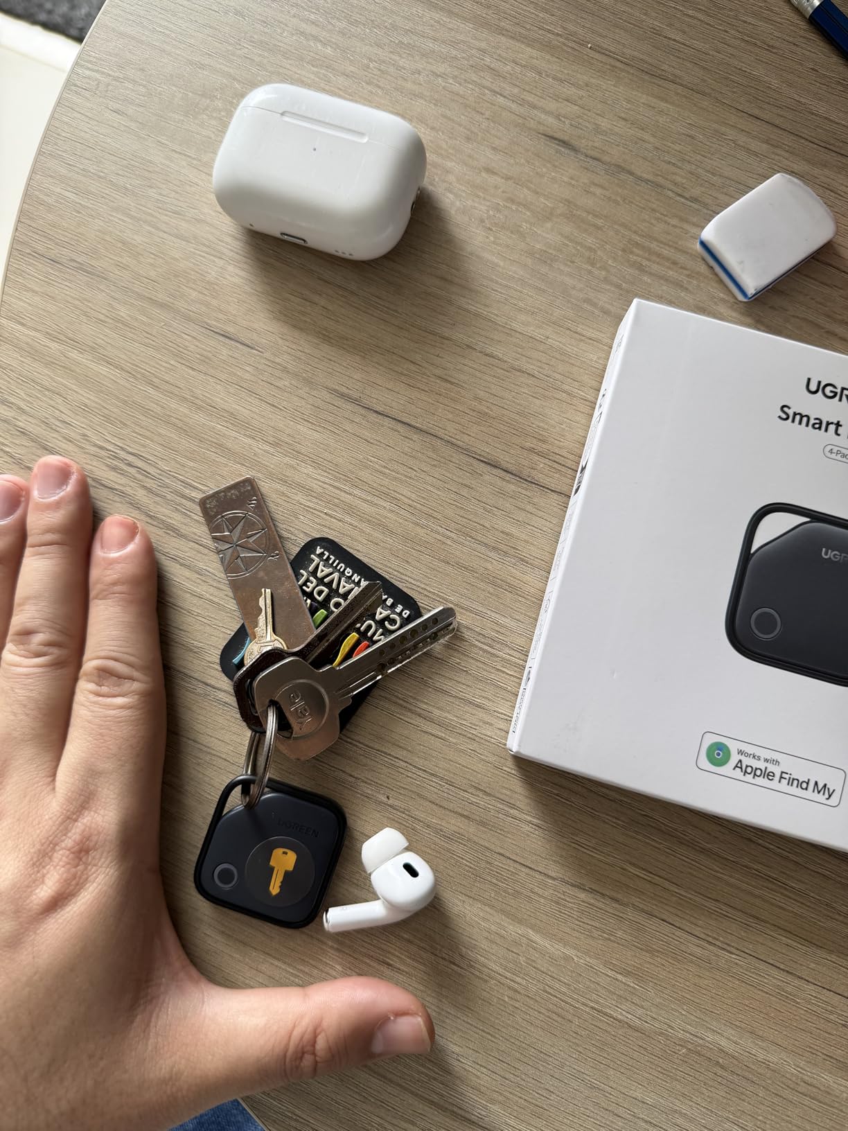 UGREEN FineTrack Air Tracker Tags (iOS Only) 4 Pack, 2-Year Replaceable Battery Bluetooth Tracker Compatible with Apple Find My, Item Finder Smart Tag for Keys, Luggage - [Apple Find My Certified] customer photo 1