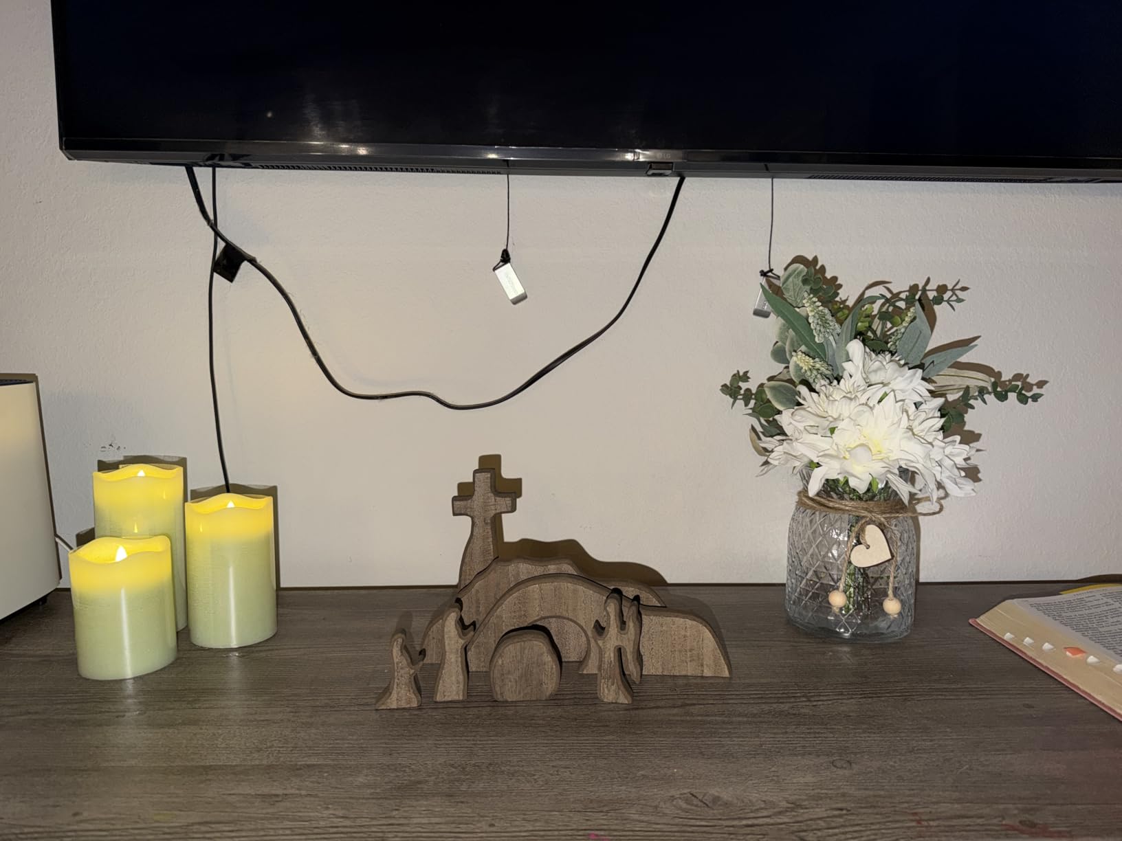 NEROSUN Nativity Scene Set, 13Pcs Wooden Christmas Nativity Scene Miniature Holy Family Figurines, Minimalism Boho Tabletop Christmas Manger Decorations for Christan Indoor Home Mantel Display customer photo 1