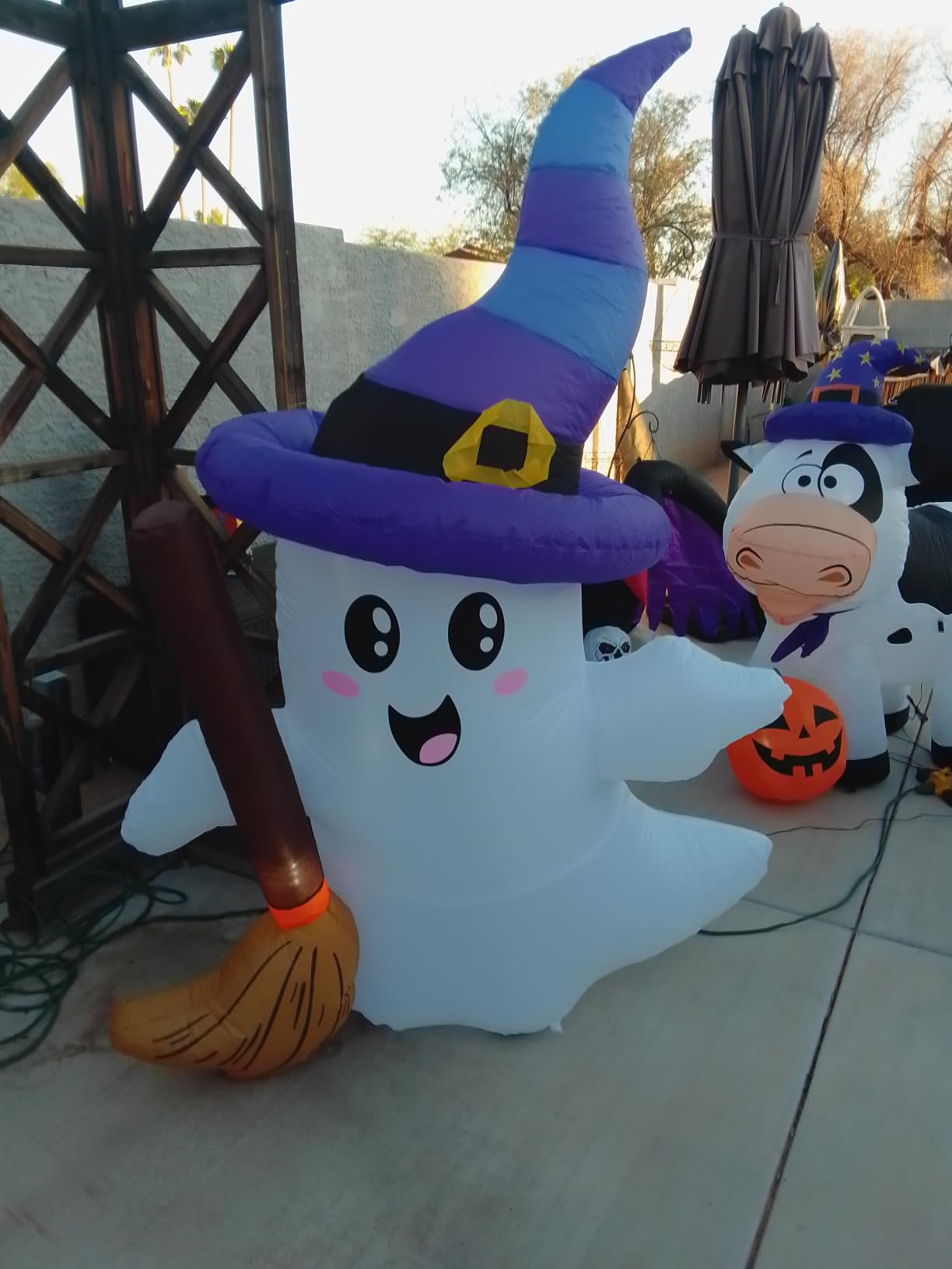JOYIN 6 FT Tall Halloween Inflatables Ghost Outdoor Decorations, Cute Blow Up Ghost Holding Broom with LED, Blow Up Yard Decorations for Halloween Outdoor Yard Garden Lawn Party Decor customer photo 1