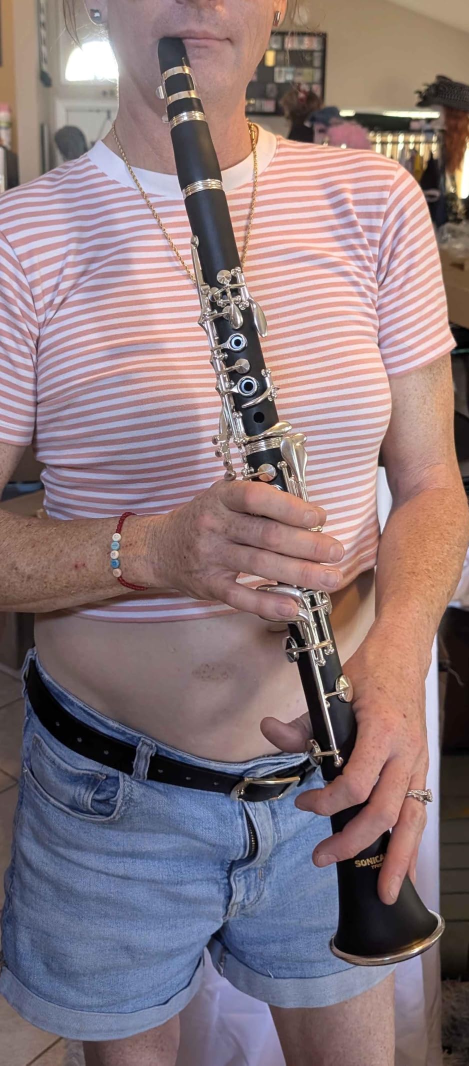 SONICAKE B Flat Clarinet for Intermediate Beginners & Student, Upgraded Ebonite Bb Clarinet Silver-plated with 2 Barrels, 4C Mouthpiece, Hard Case, Cleaning Kit, Black, QCR-11 customer photo 2