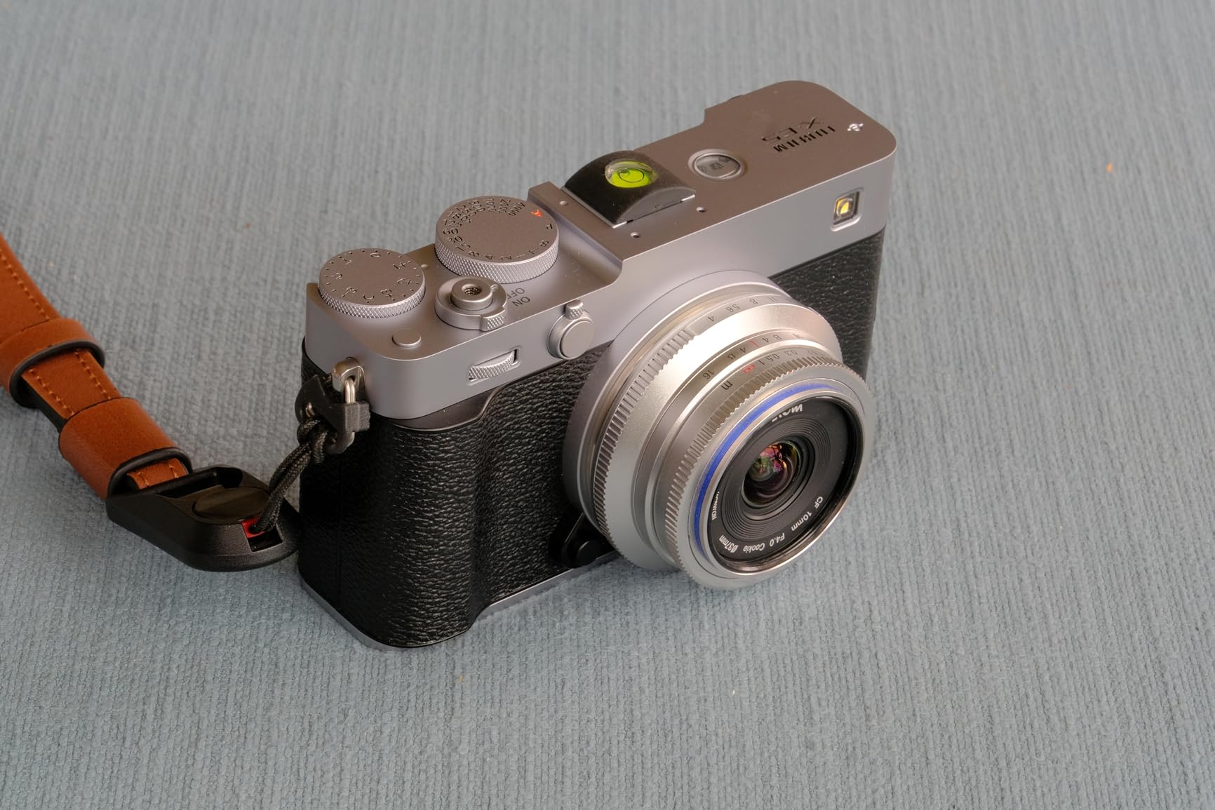 FUJIFILM X-E5 Mirrorless Camera XF23mmF2.8 Lens Kit - Silver customer photo 2