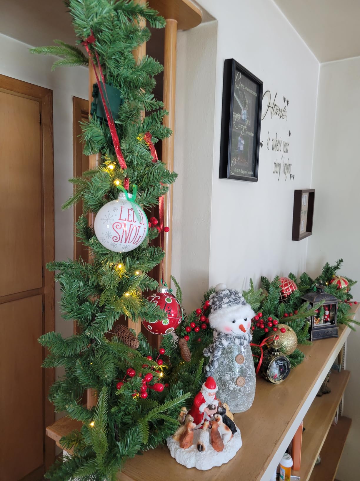 Christmas Garland, 9ft Pre-Lit Christmas Garland with Lights, Battery Operated with Pine Cones & Red Berries, Artificial Christmas Greenery for Mantle, Staircase, Doorway, Indoor Outdoor Decorations customer photo 1