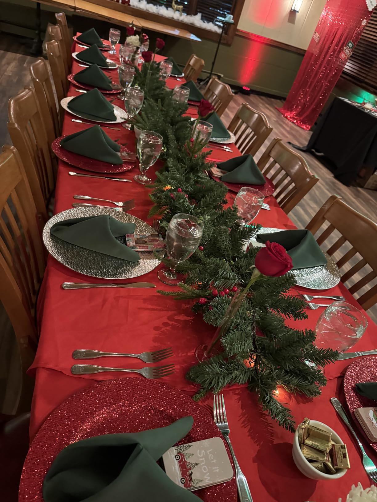 Christmas Garland, 9ft Pre-Lit Christmas Garland with Lights, Battery Operated with Pine Cones & Red Berries, Artificial Christmas Greenery for Mantle, Staircase, Doorway, Indoor Outdoor Decorations customer photo 2