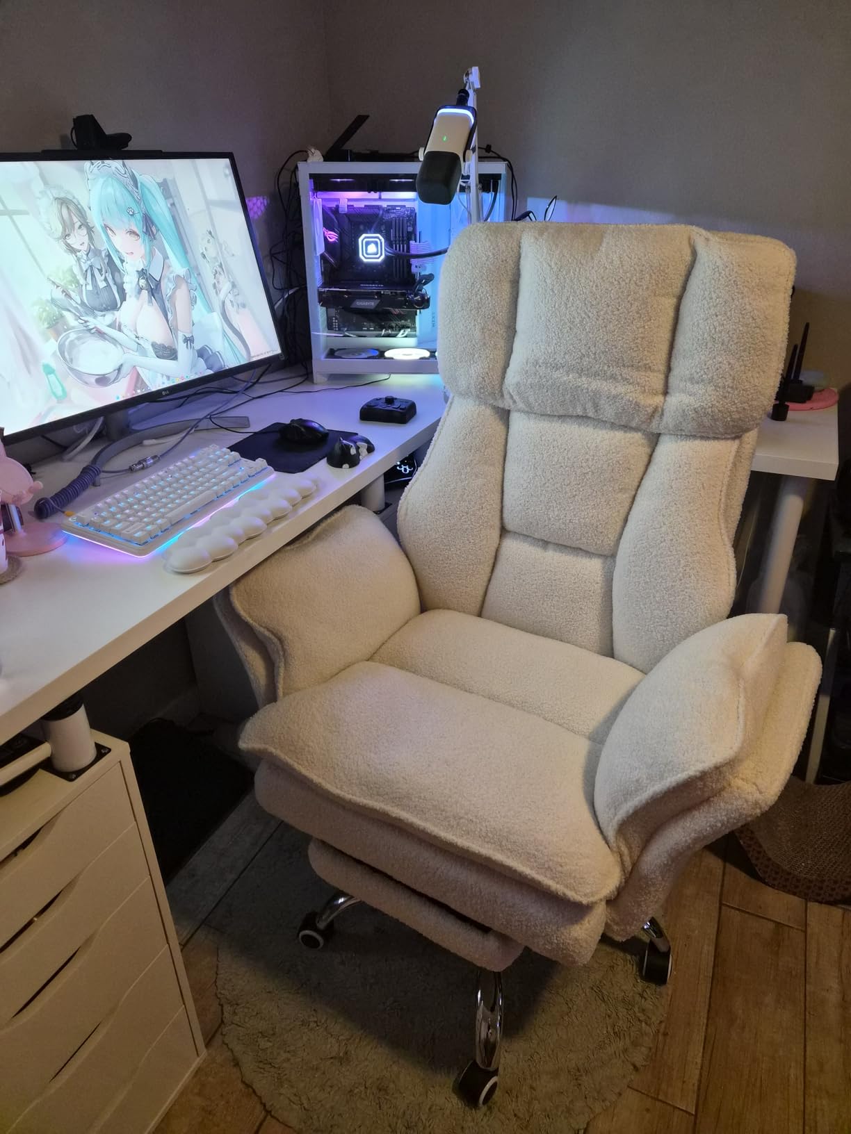 Big and Tall Office Chair, Flip Armrests for Pets & Cross Legged Sitting, Executive Ergonomic Computer Gaming Chair with Foot Rest, Teddy Fleece Wide Seat Reclining Desk Chair, White Vanity Chair customer photo 2
