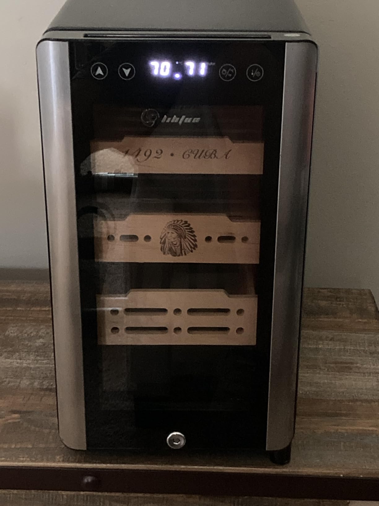 LIHTUN 35L Electric Cigar Humidor Cabinet with Light for 250 Cigars, Thermoelectric Cooling, Adjustable Temp and Humidity, Digital Display, 4 Removable Cedar Shelves, Lock, Wine Storage, Gift for Men customer photo 2